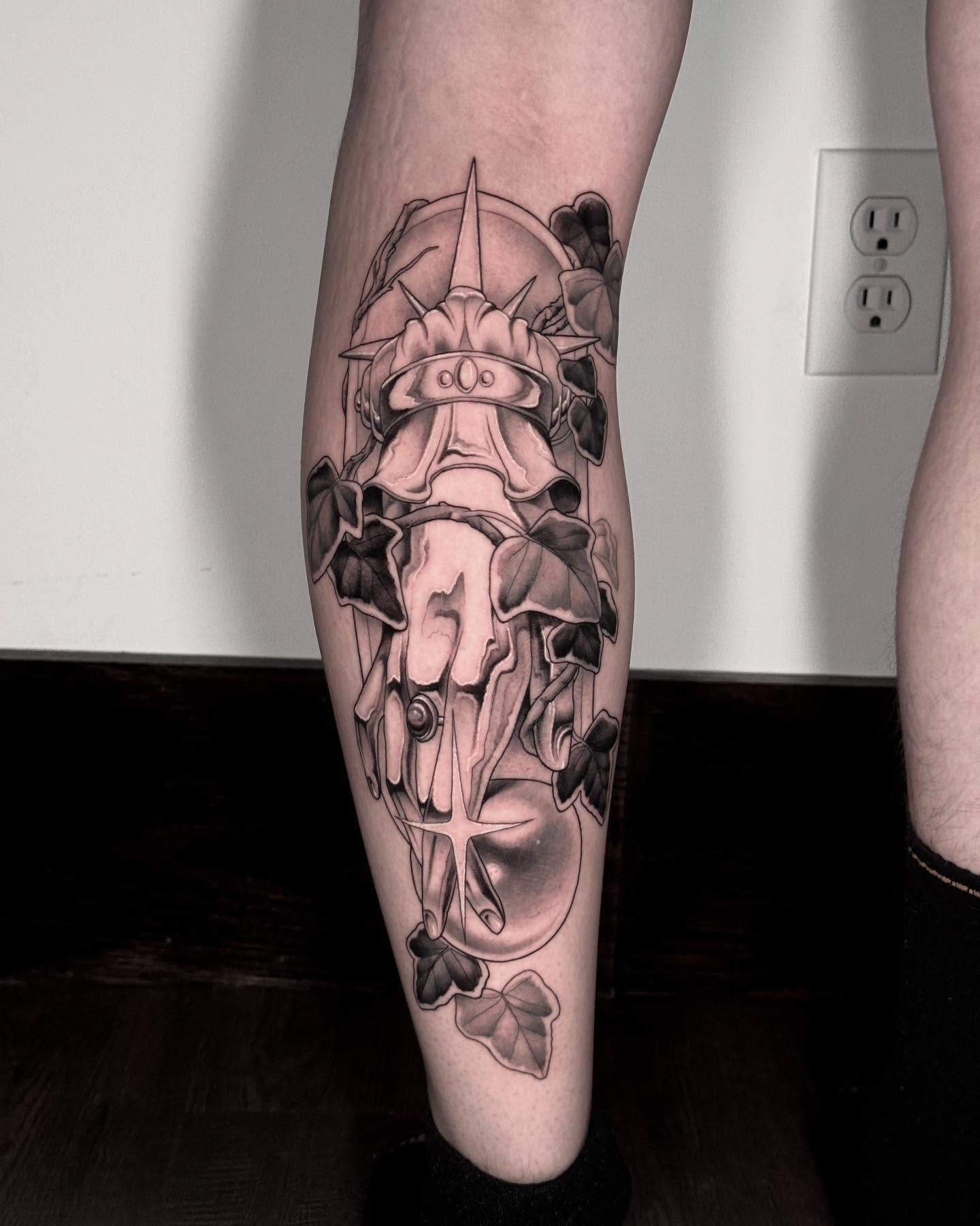 Tattoo by @catherineterlop โ black_and_grey