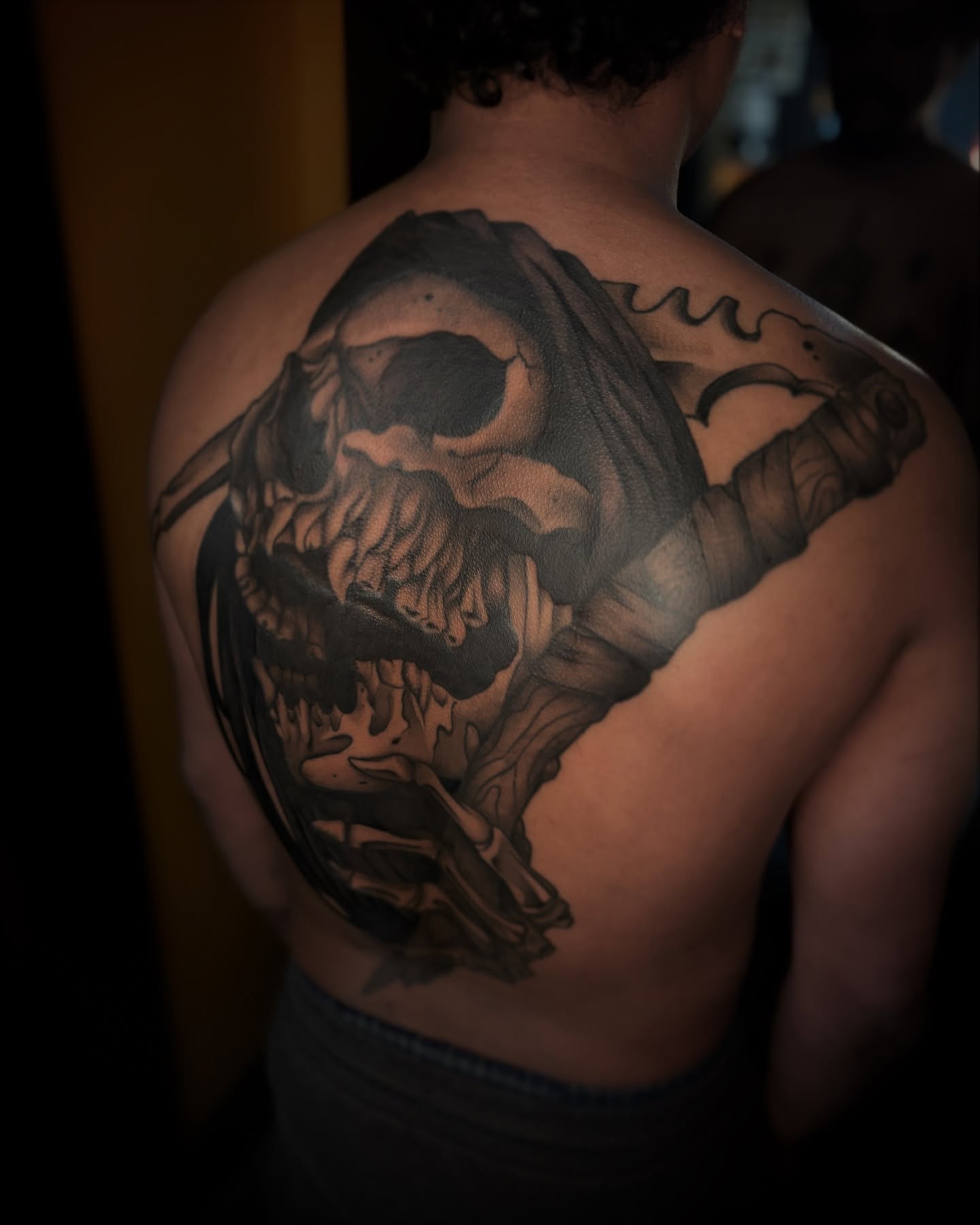 Skull realism tattoo on the back by ✩ 🕯️☾༺♰ gracey ༻☽🕯️✩