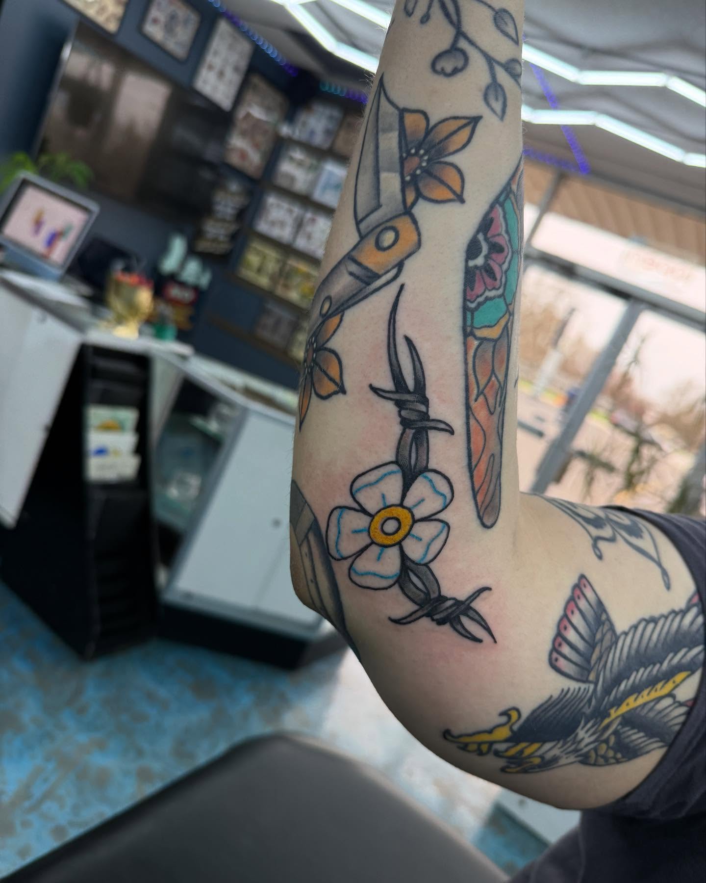 Tattoo by @thestraytats — american_traditional, dotwork