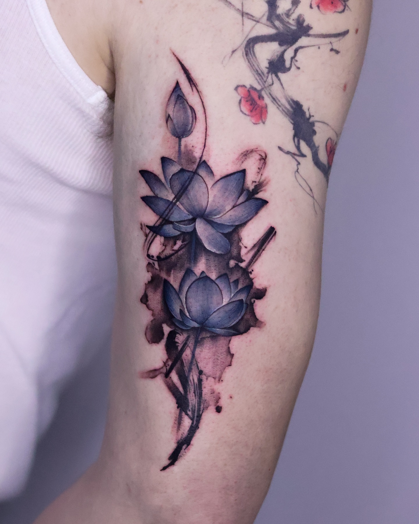 Tattoo by @kaki_tattooer — dotwork, watercolor