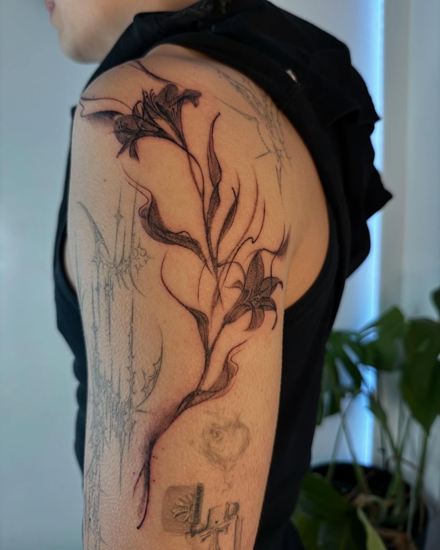 Lily black and grey tattoo on the shoulder by thuy (twee) <3, San Jose, California