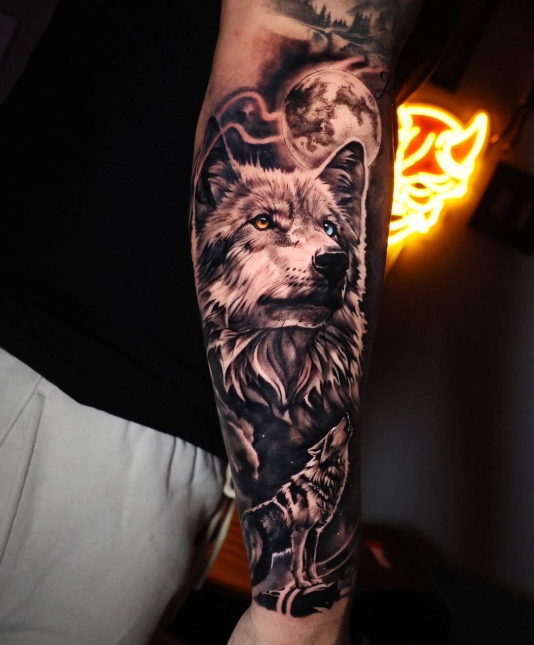 Wolf realism tattoo on the forearm by Jesus Bravo