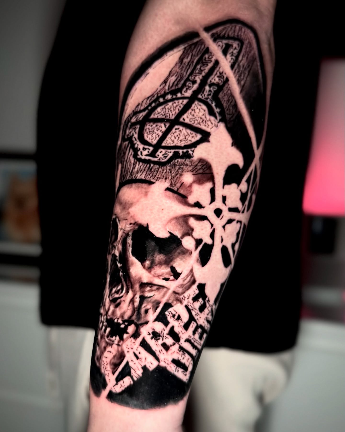 Tattoo by @lalex.tattoo — black_and_grey, realism