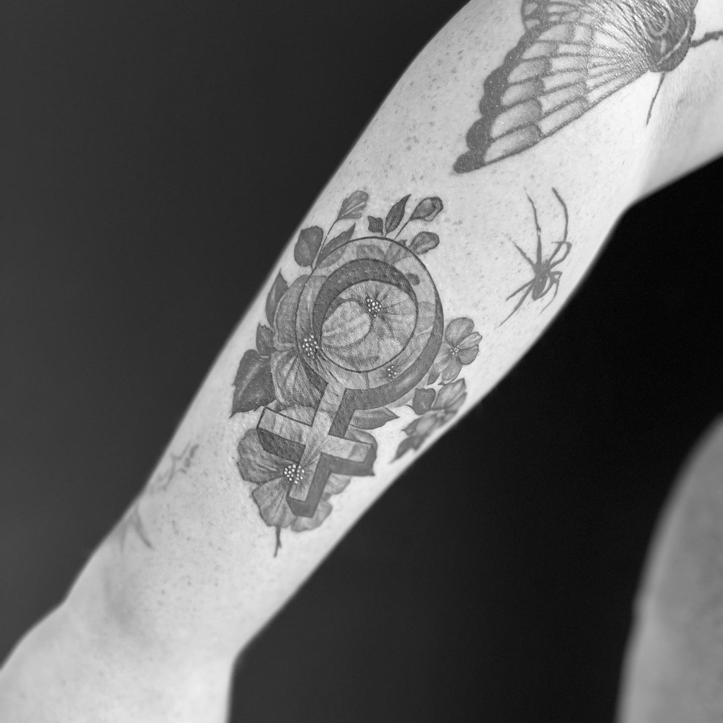 Tattoo by @lynk.art — black_and_grey