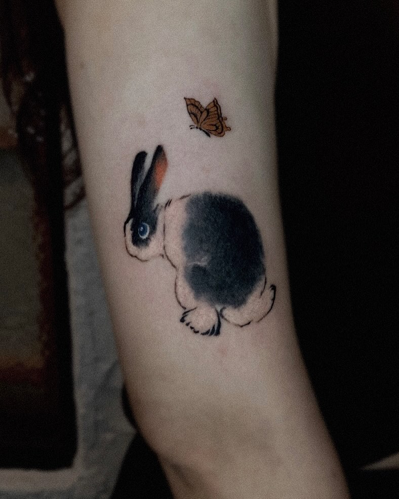 Tattoo by @dyun_tat2 — realism