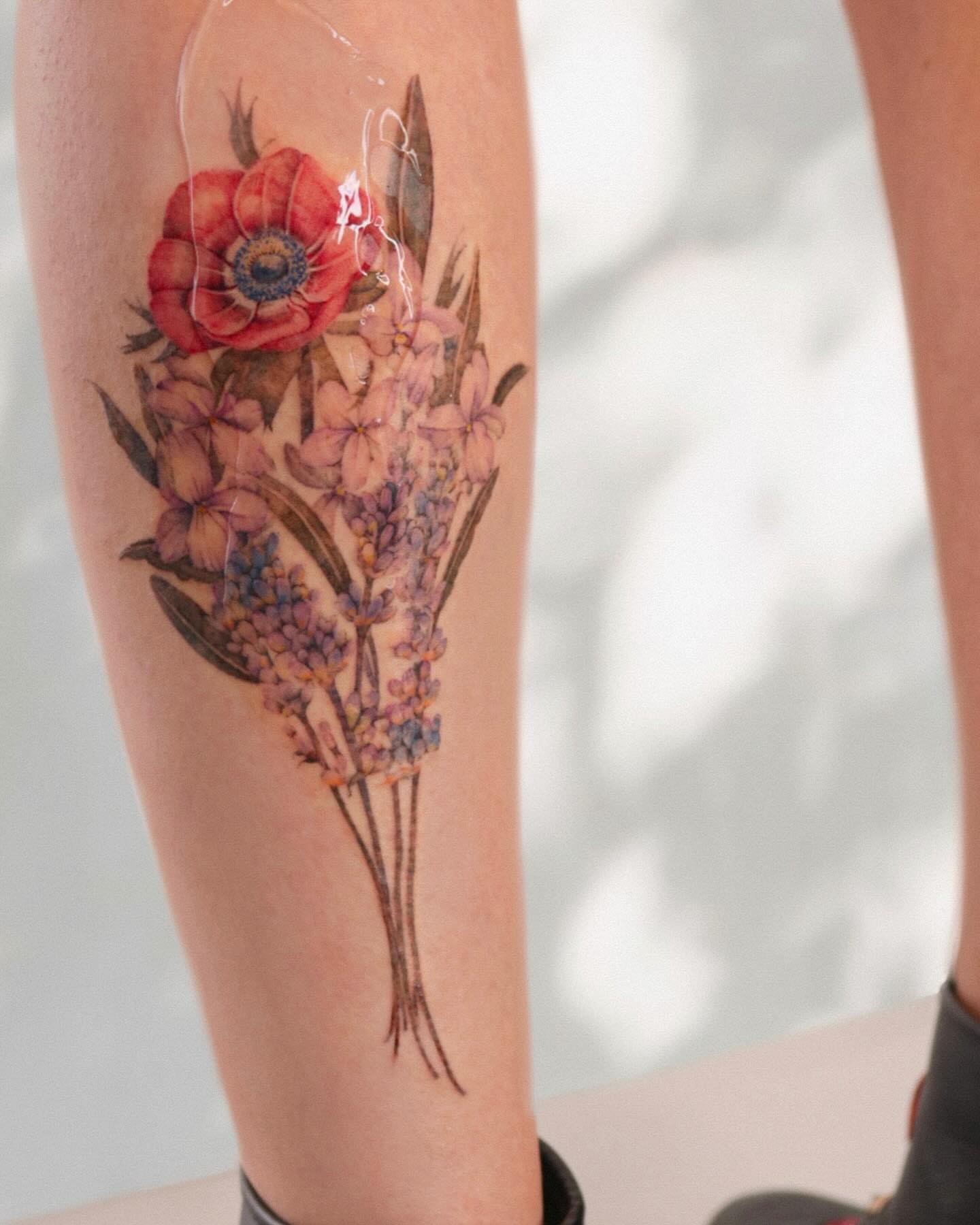 Tattoo by @honi_tattoo — watercolor, realism