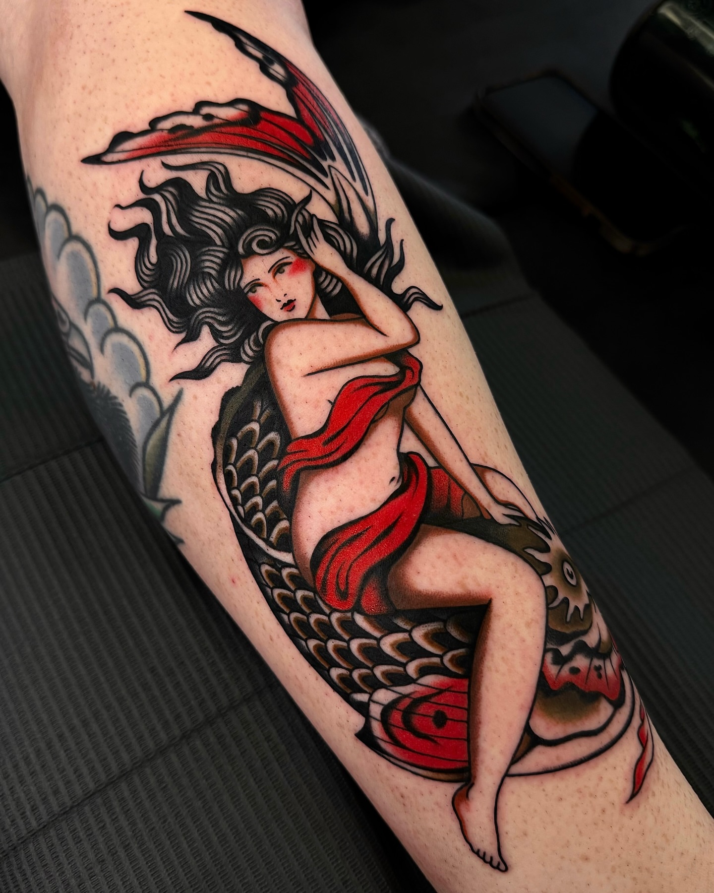 Mermaid American traditional tattoo on the forearm by 𝒟𝑜𝓃𝓃𝒶 𝒥 ࿏ Portland Tattoo Artist