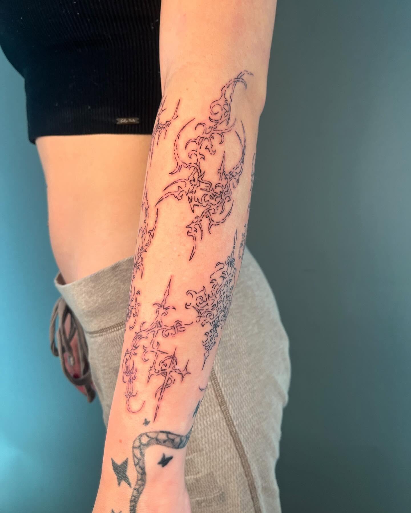 Tattoo by @jiinkytattoos — fine_line, ornamental