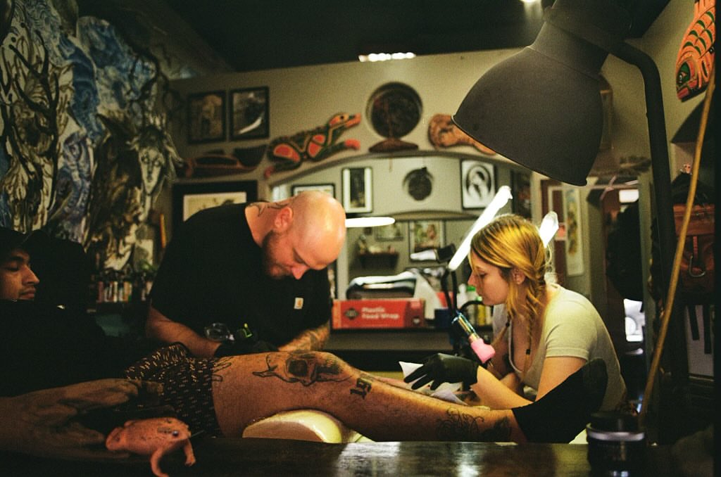 Tattooed leg American traditional tattoo on the leg by Andi Fitz ✨ San Diego Tattoo Artist, San Diego, California
