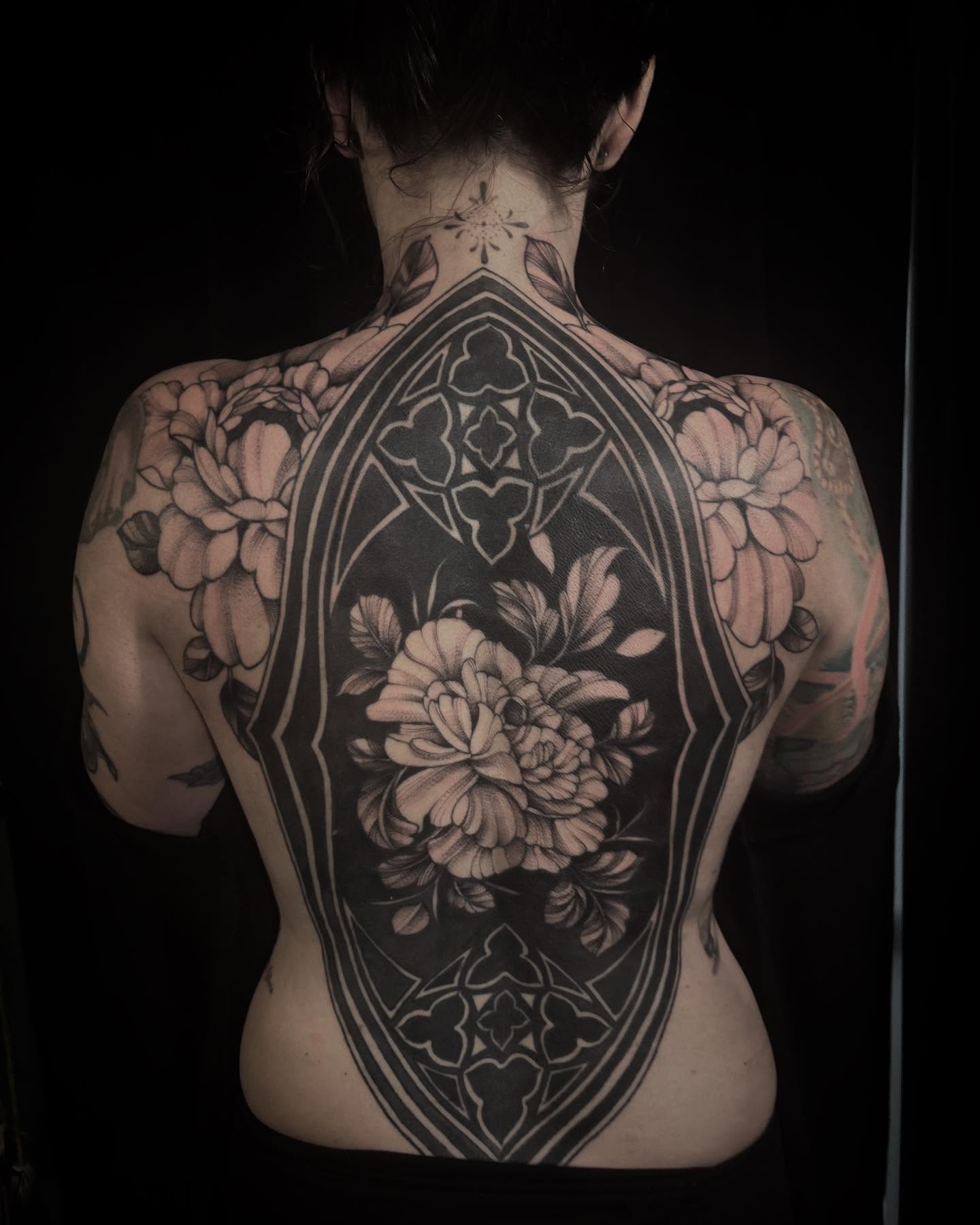 Tattoo by @finelinesbylena — black_and_grey, geometric
