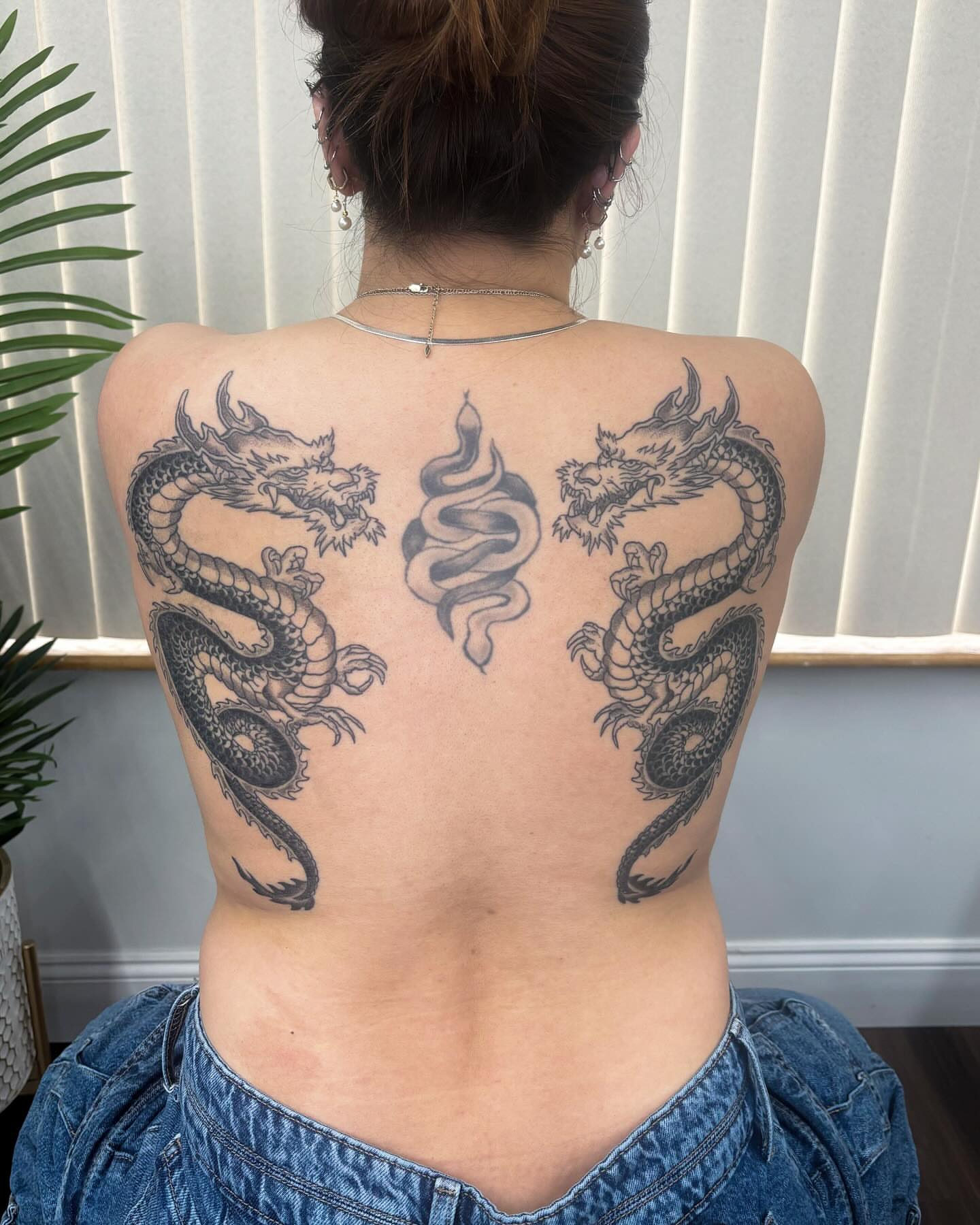 Dragons and snake black and grey tattoo on the back by ππ²π΅π π§ - π£πͺπ½π½πΈπΈ ππ»π½π²πΌπ½