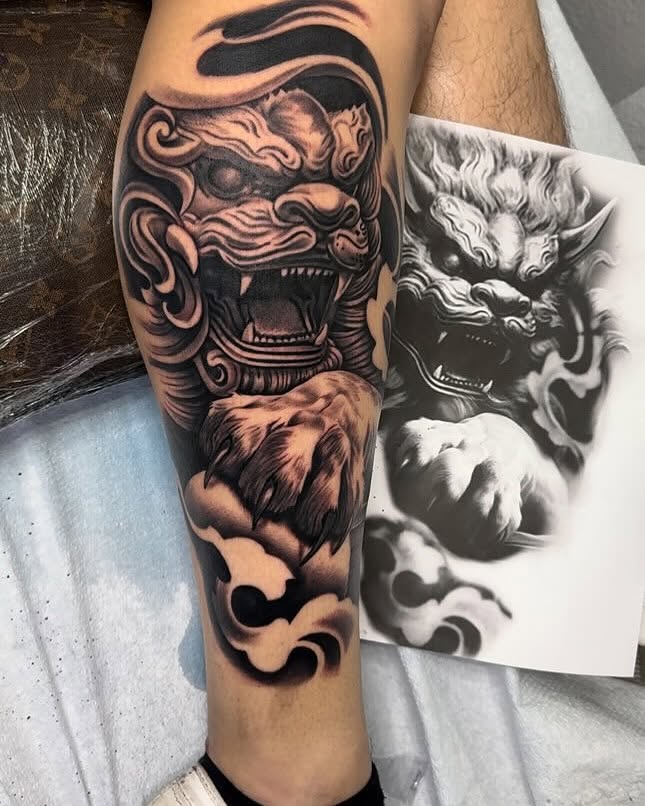 Lion realism tattoo on the forearm by Jose Mendoza Torres