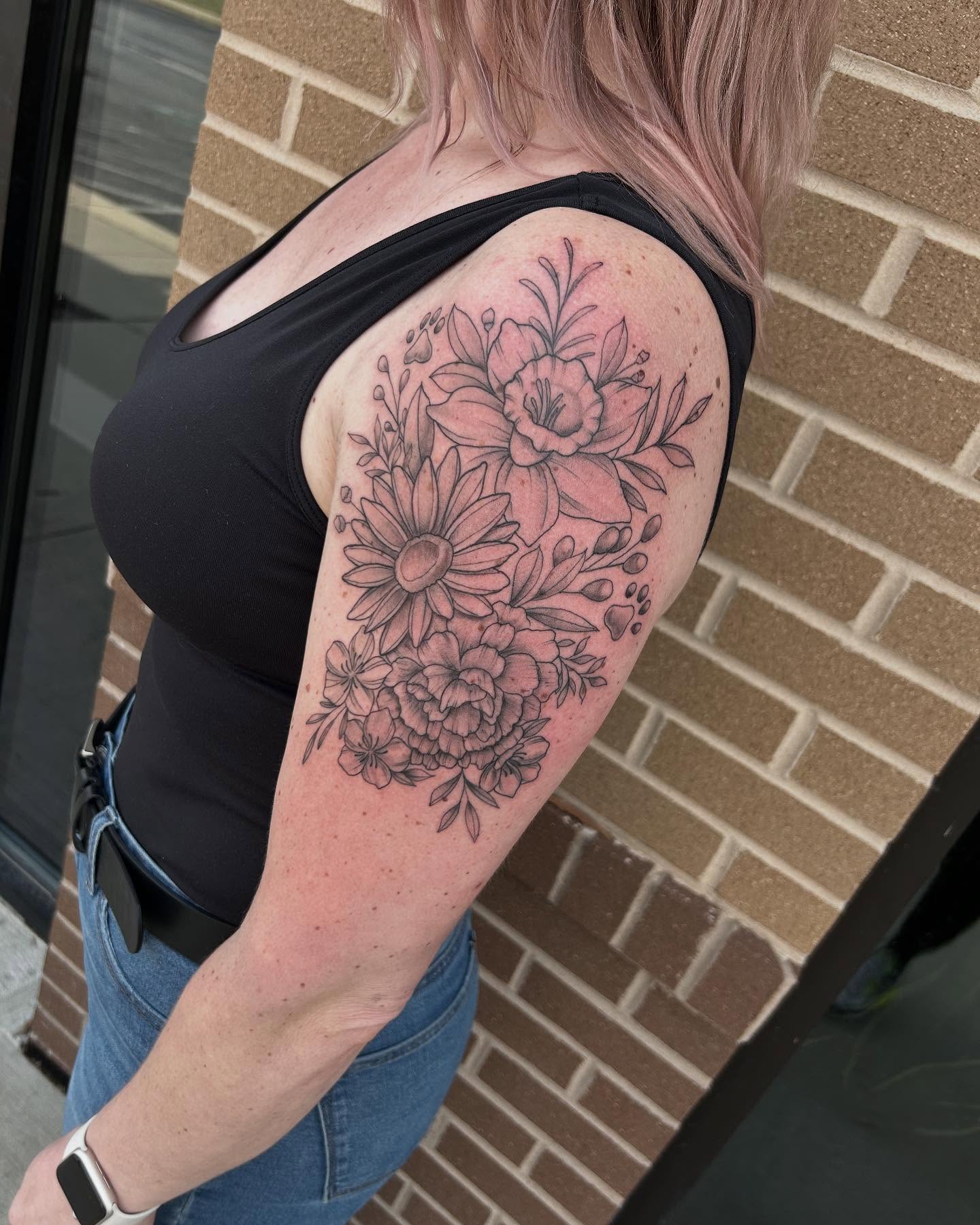 Tattoo by @samibattle — black_and_grey