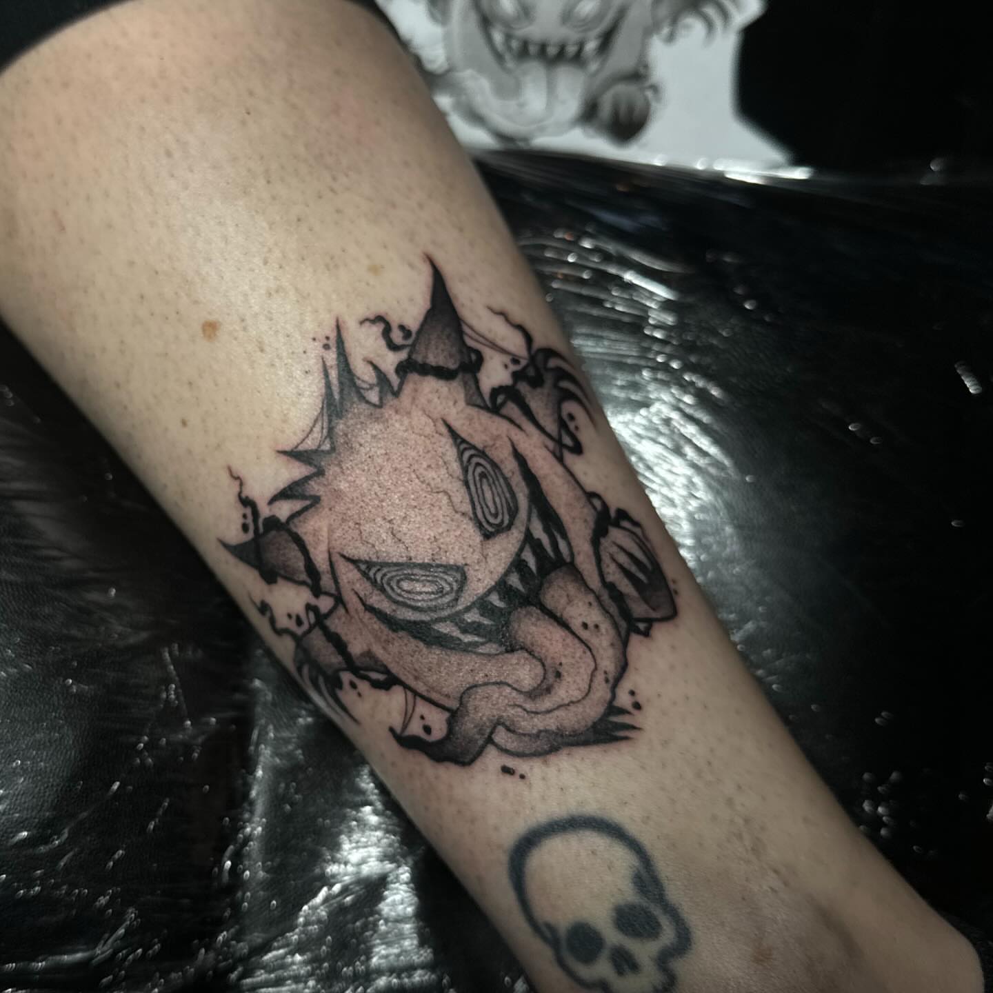 Tattoo by @quail.tattoos — black_and_grey