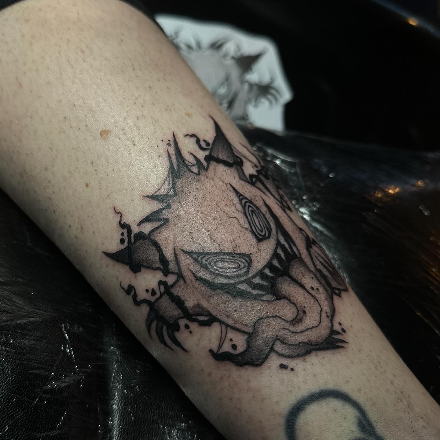 Tattoo by @quail.tattoos — black_and_grey