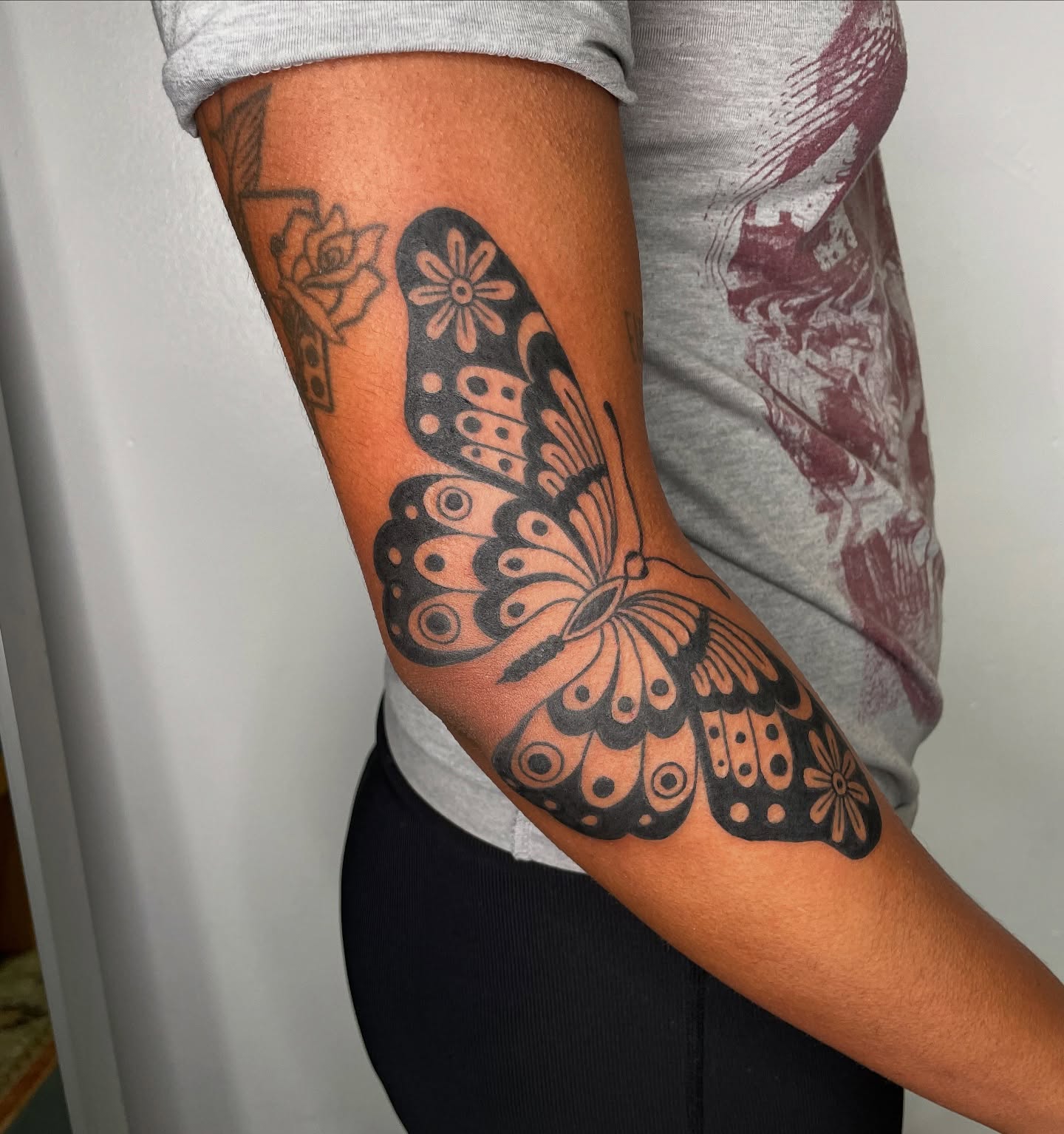 Butterfly black and grey tattoo on the forearm by เผ เผถ ๐ฐ๐๐๐๐๐๐ เผถ ๐๐๐ถ เผถ เผ