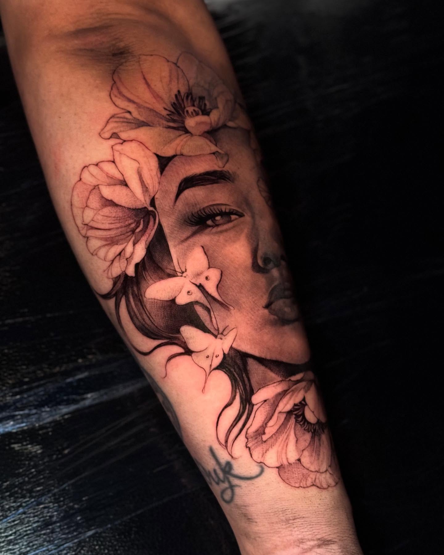 Tattoo by @senatattoos — realism, dotwork