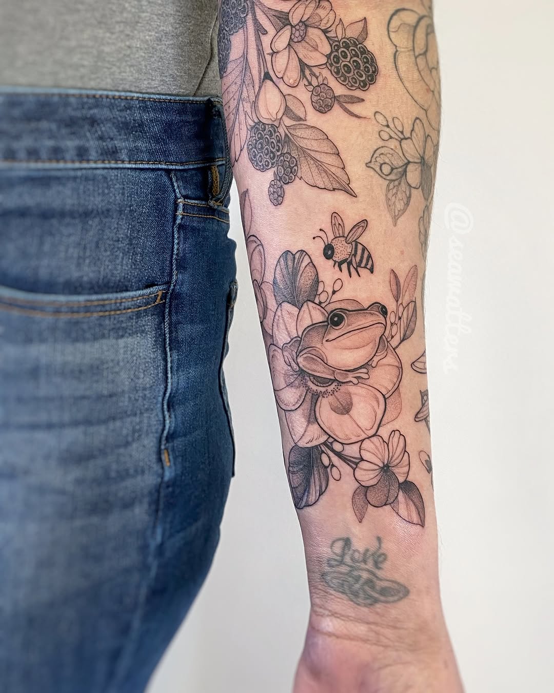 Tattoo by @seawatters โ black_and_grey, illustrative