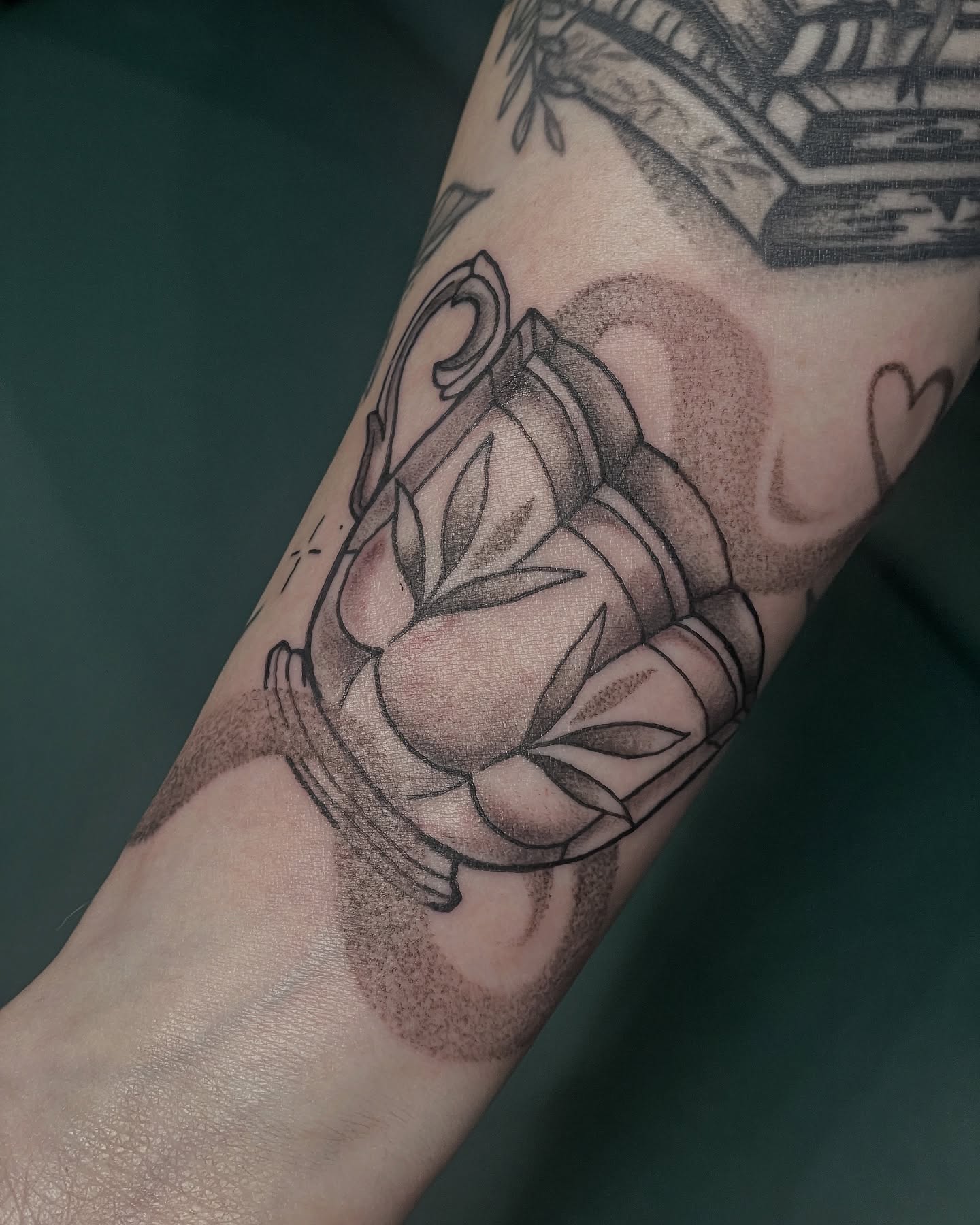 Tattoo by @hhaylayy — dotwork