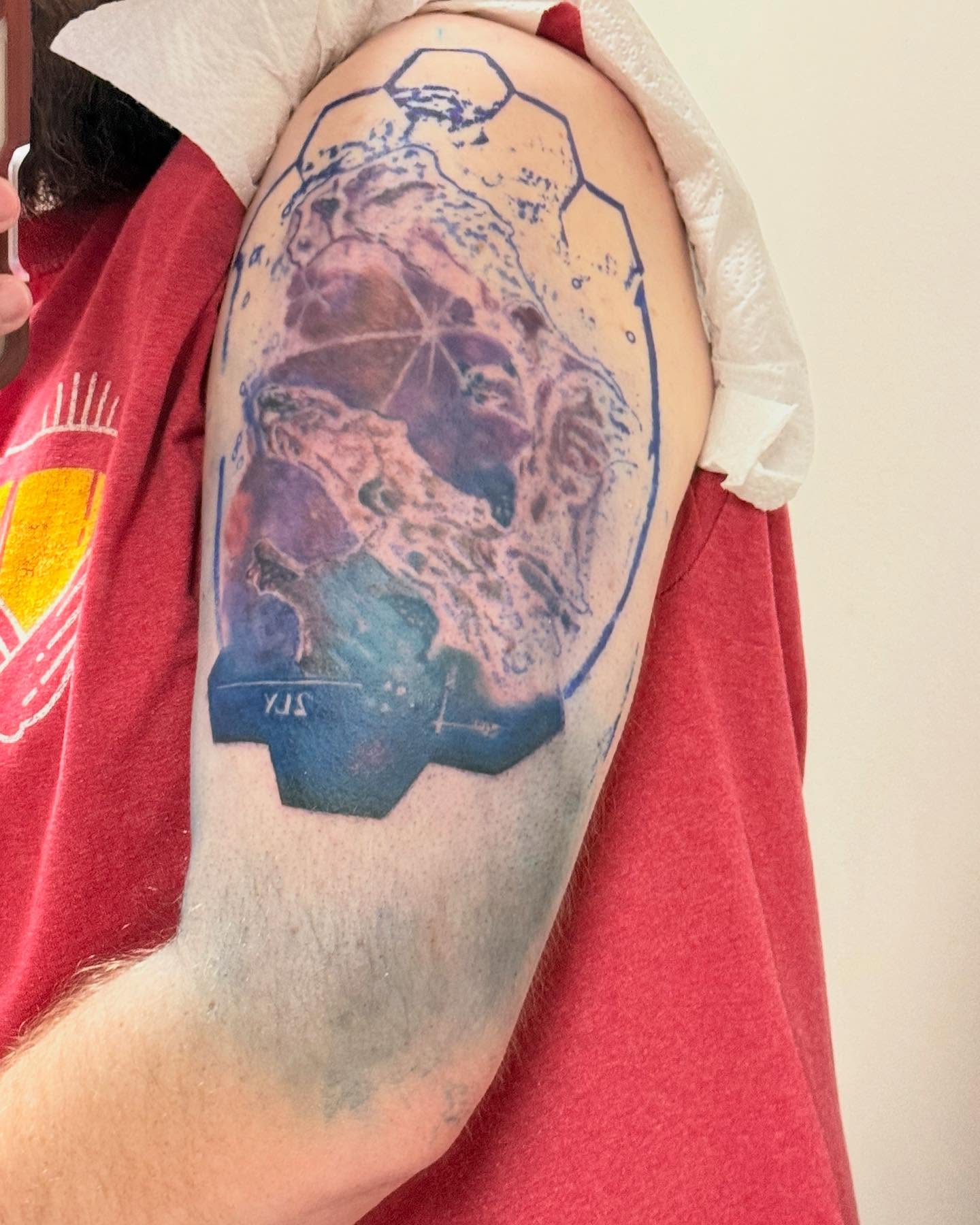 Tattoo by @nataly_fierro_art — geometric, watercolor