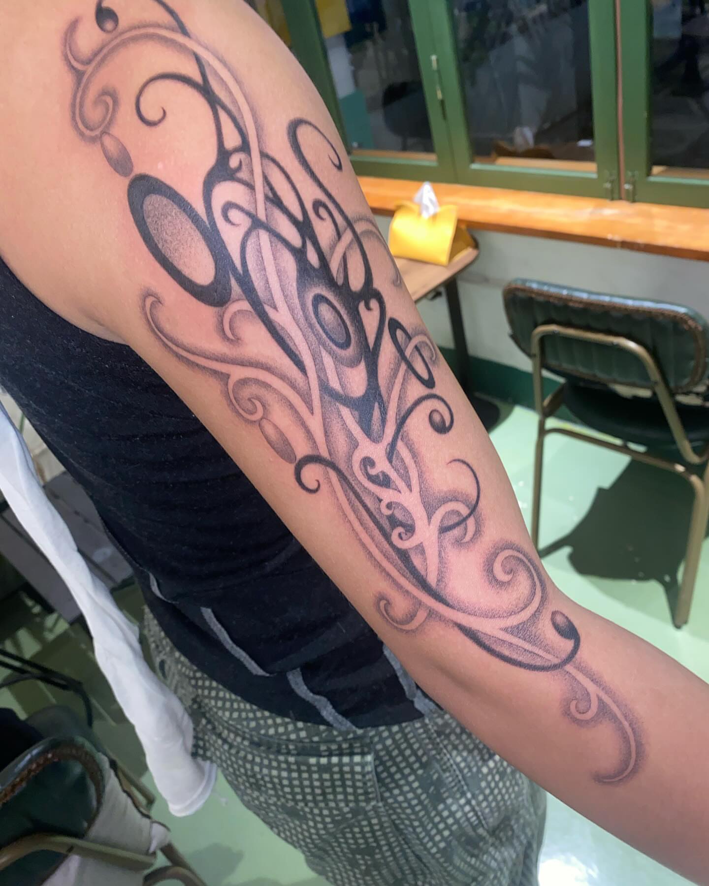 Tattoo by @7bugin7thdimension — black_and_grey, tribal