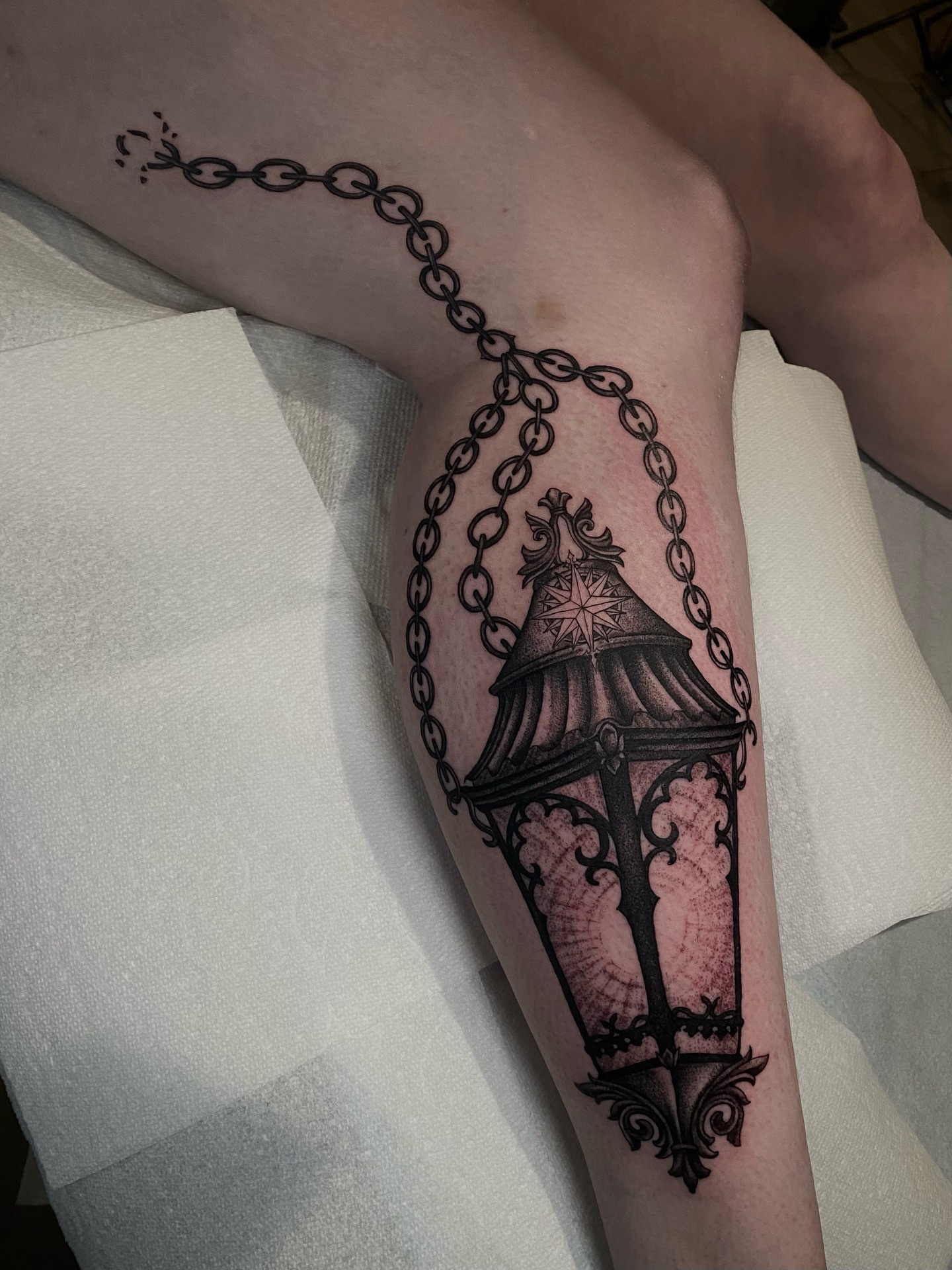 Tattoo by @meluusiine — black_and_grey
