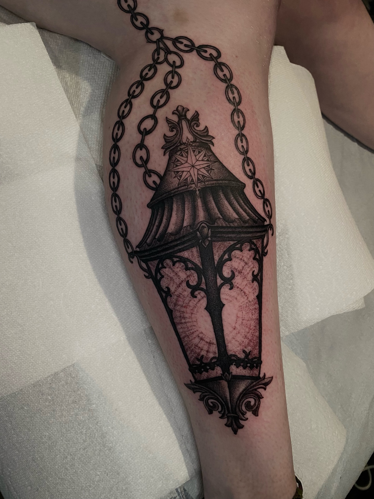 Tattoo by @meluusiine — black_and_grey