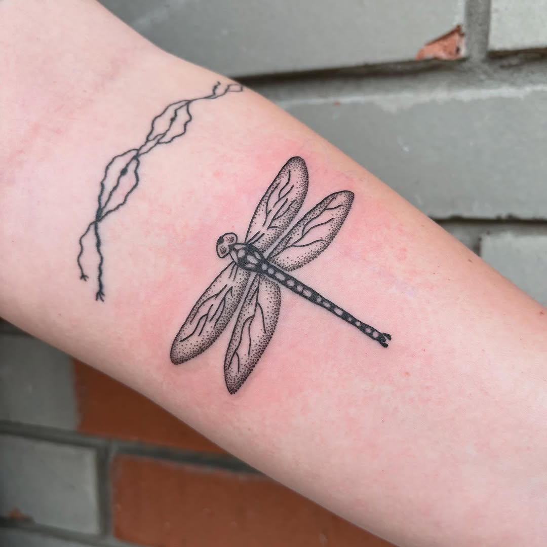 Tattoo by @sawnja.do.tattoos — dotwork, fine_line