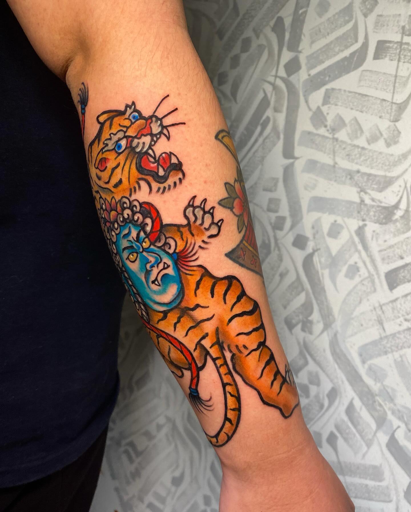 Tiger and mask American traditional tattoo on the forearm by ✶ 𝑺𝑰𝑳𝑽𝑨𝑵𝑨