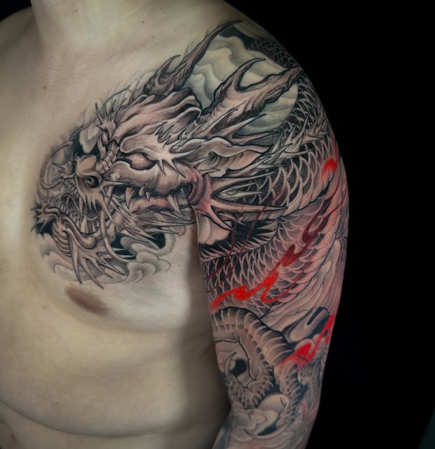 Dragon japanese irezumi tattoo on the shoulder by Vince Lau
