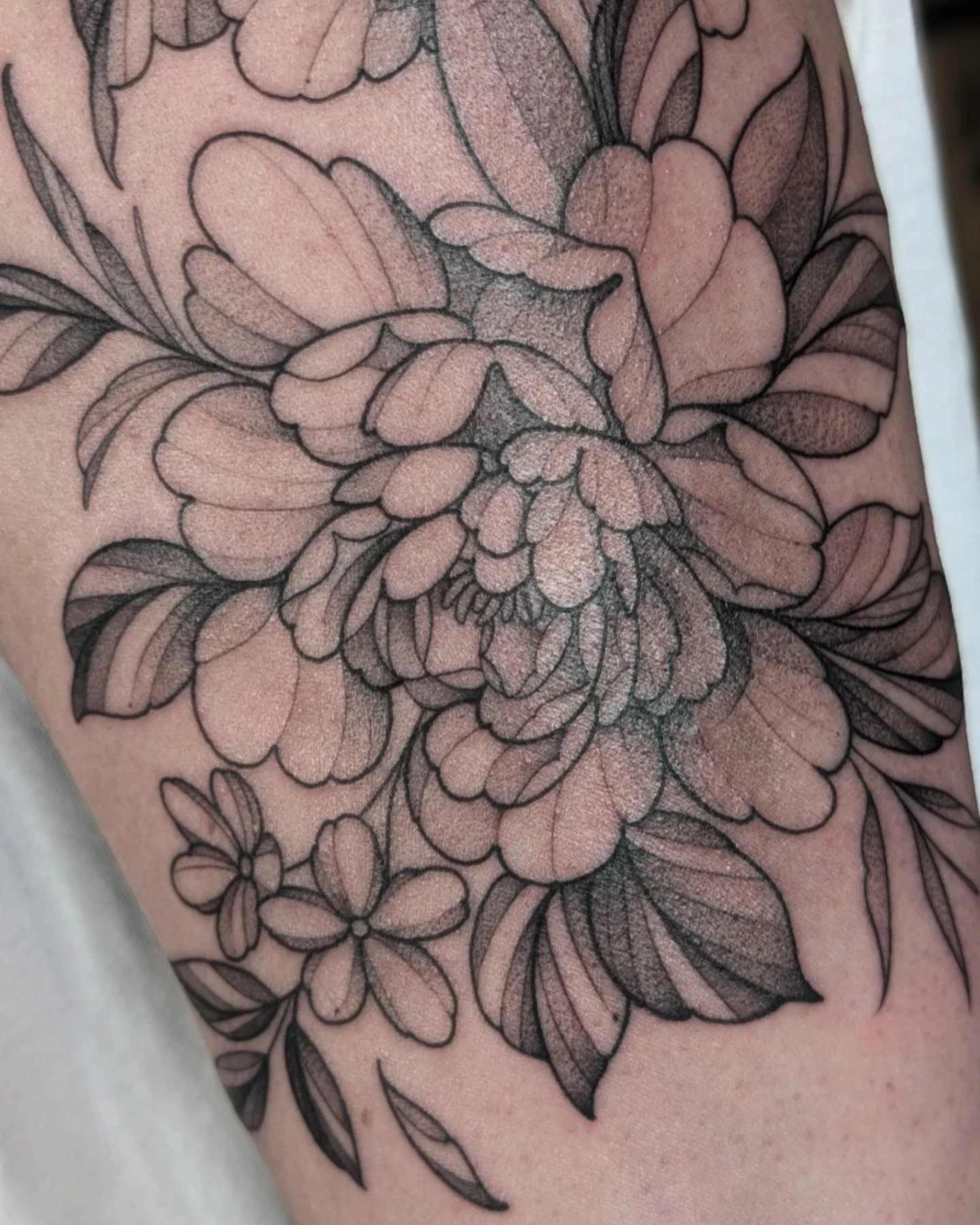 Tattoo by @kattiebaby — black_and_grey