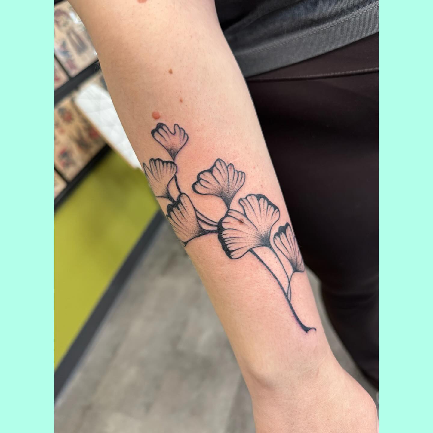 Flower dotwork tattoo on the forearm by 𝗞𝗮𝘁 𝗕𝗹𝗮𝗻𝗸𝗲𝗻𝘀𝗵𝗶𝗽