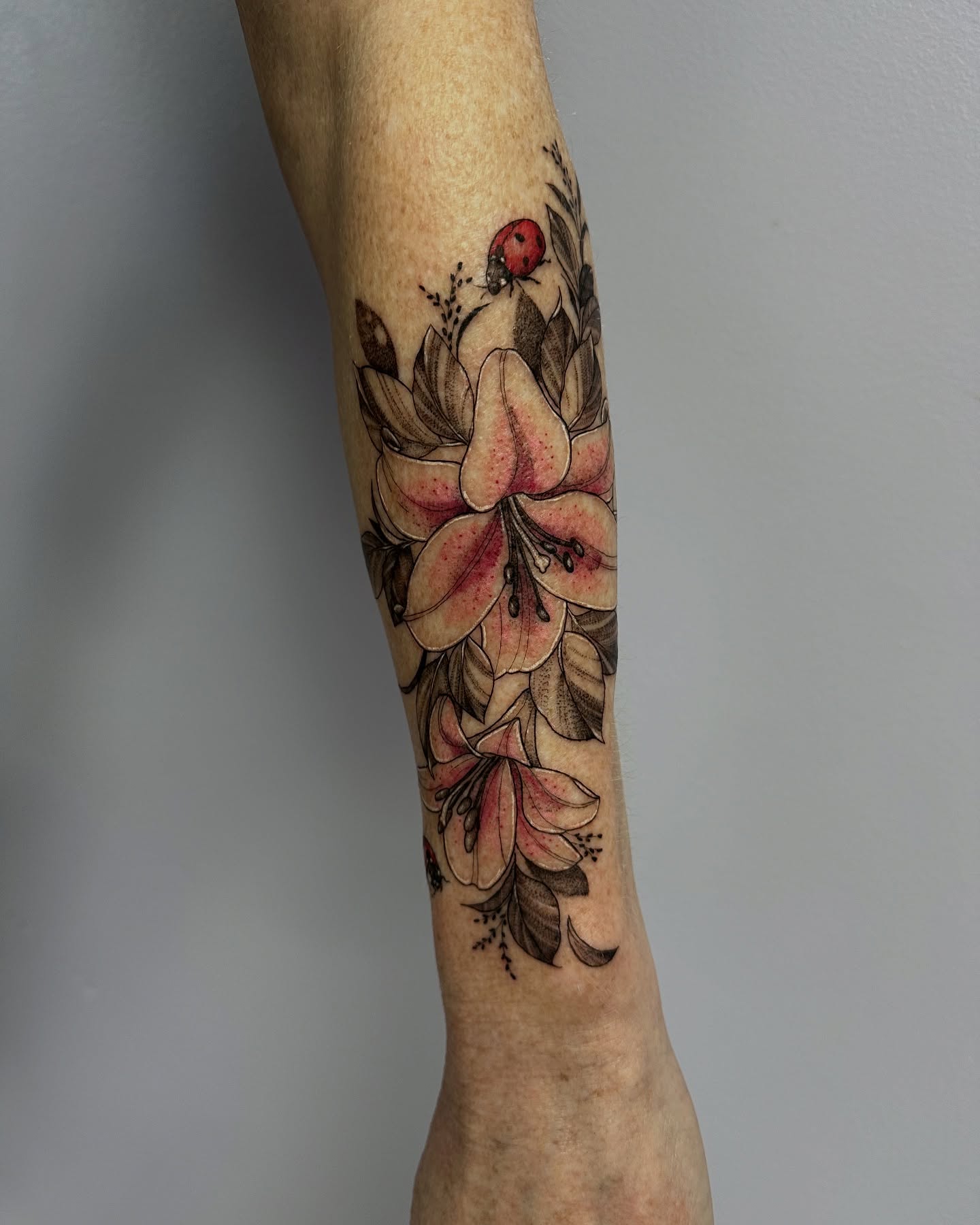 Tattoo by @d.ismailovink — realism, dotwork
