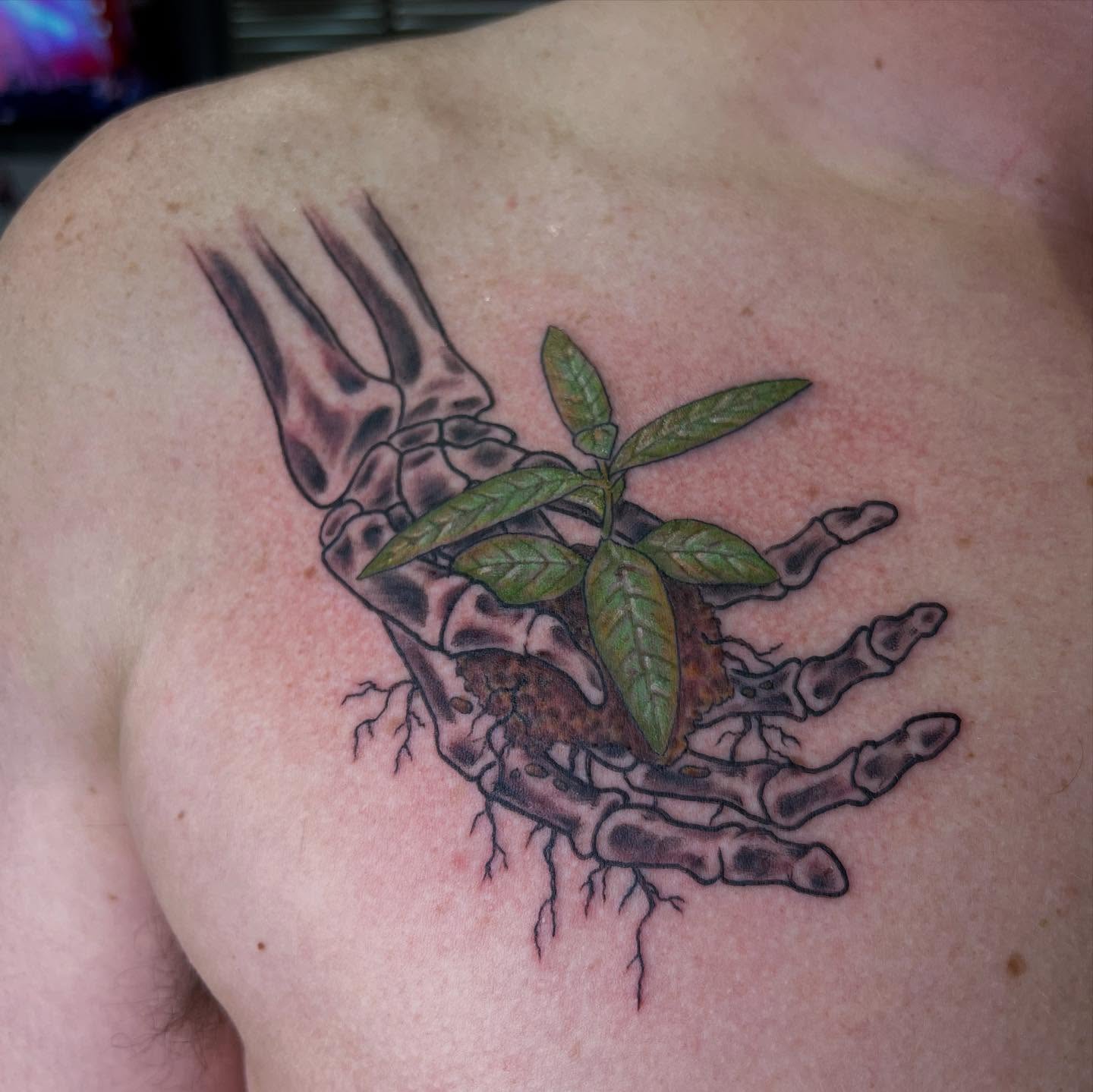 Tattoo by @susantattoo — realism, dotwork