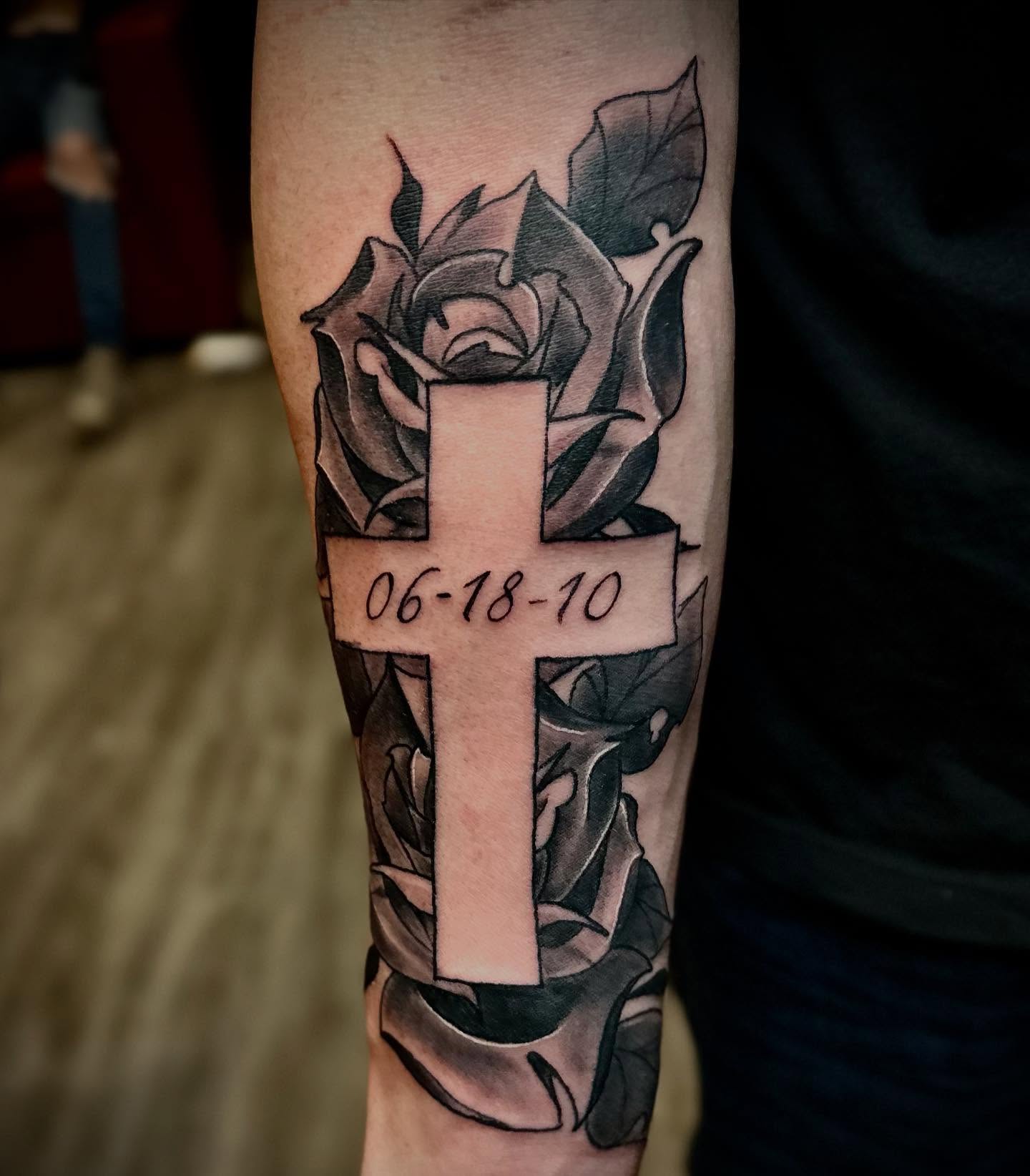 Cross with rose black and grey tattoo on the forearm by Tattoo Artist Ian Day (Everlasting_Art_Ink)