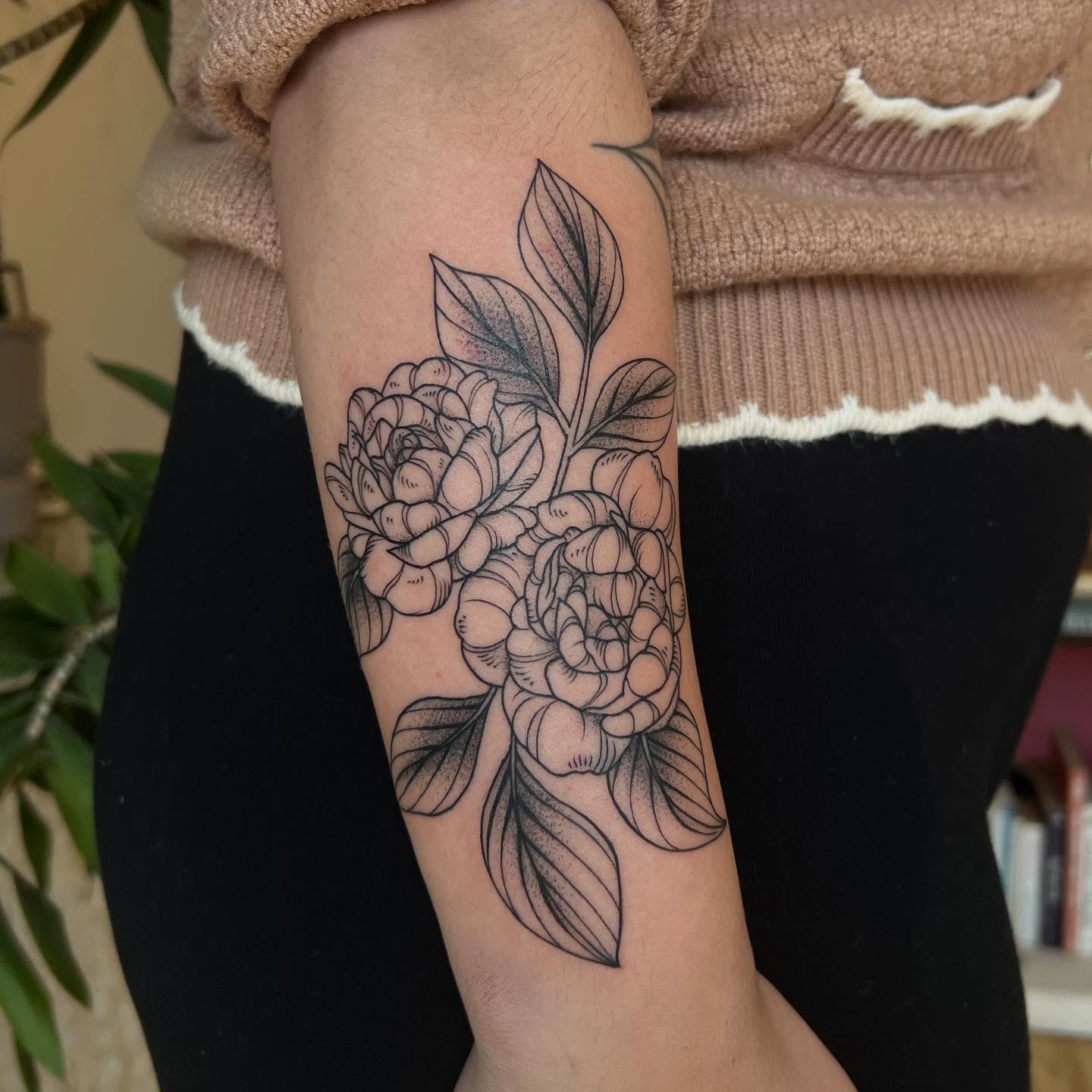 Tattoo by @alliemoontattoo — dotwork, realism