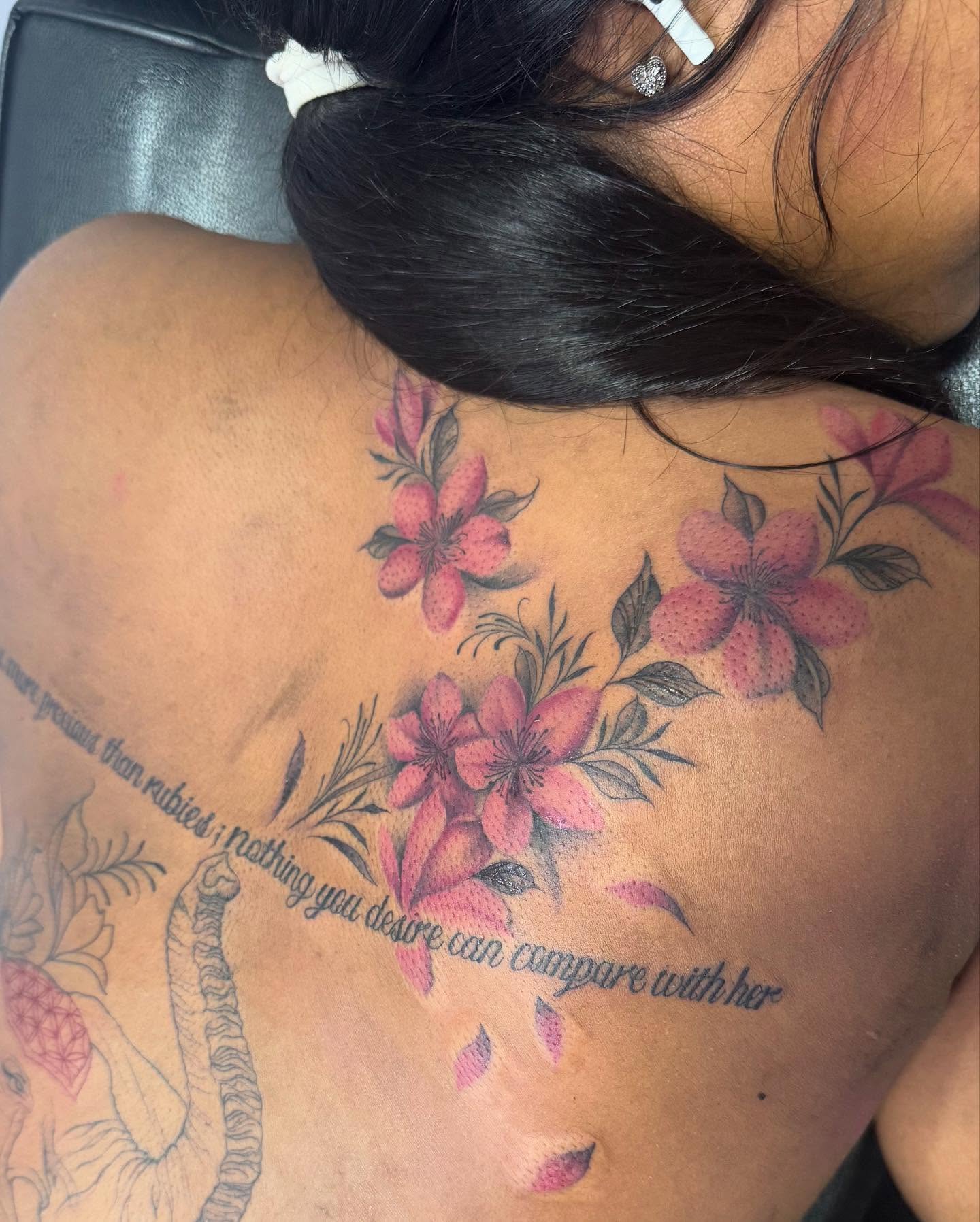 Tattoo by @tattedbytrinn — new_school, dotwork