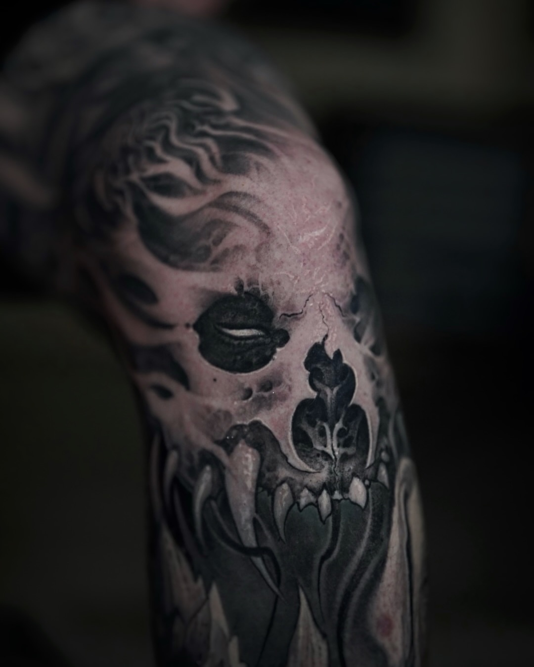 Skull dark realism tattoo on the forearm by Victor Portugal Tattoo