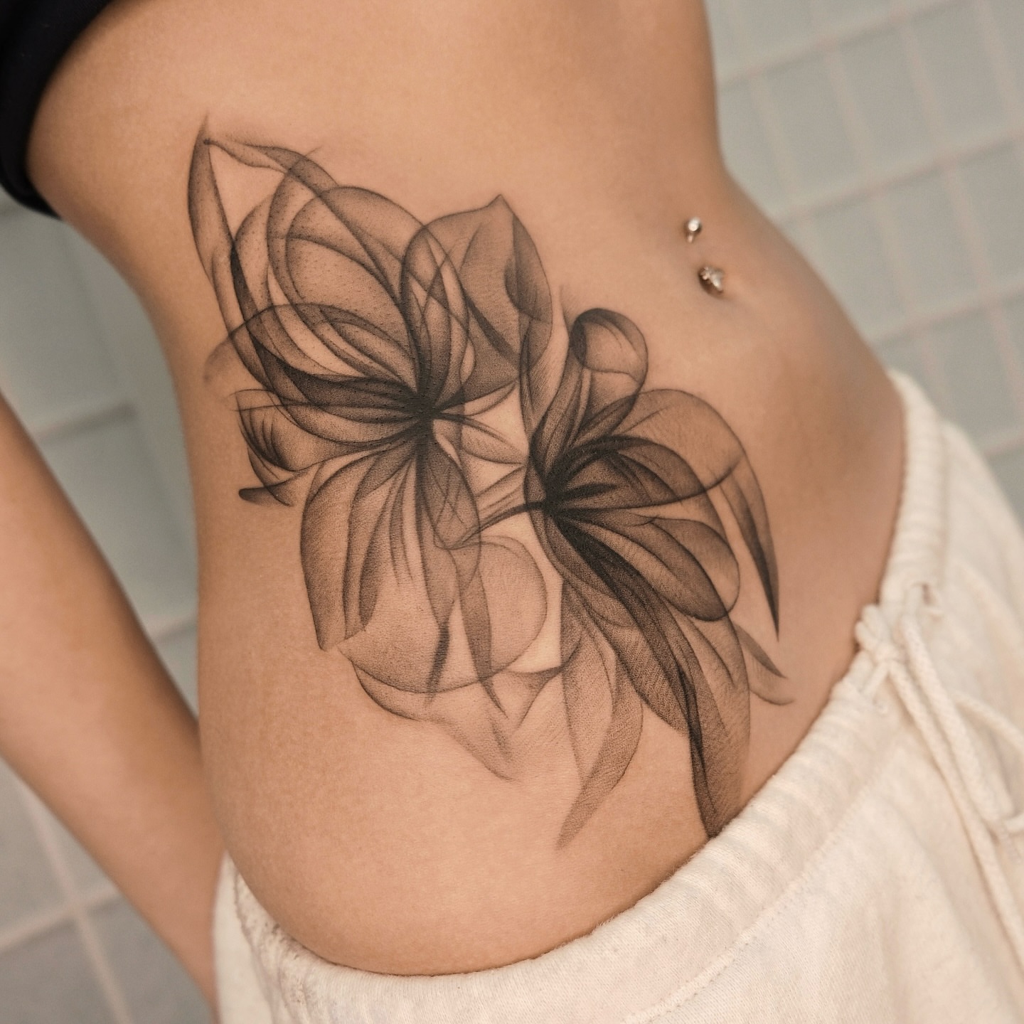 Tattoo by @houstontattooartist_miketran — black_and_grey, geometric