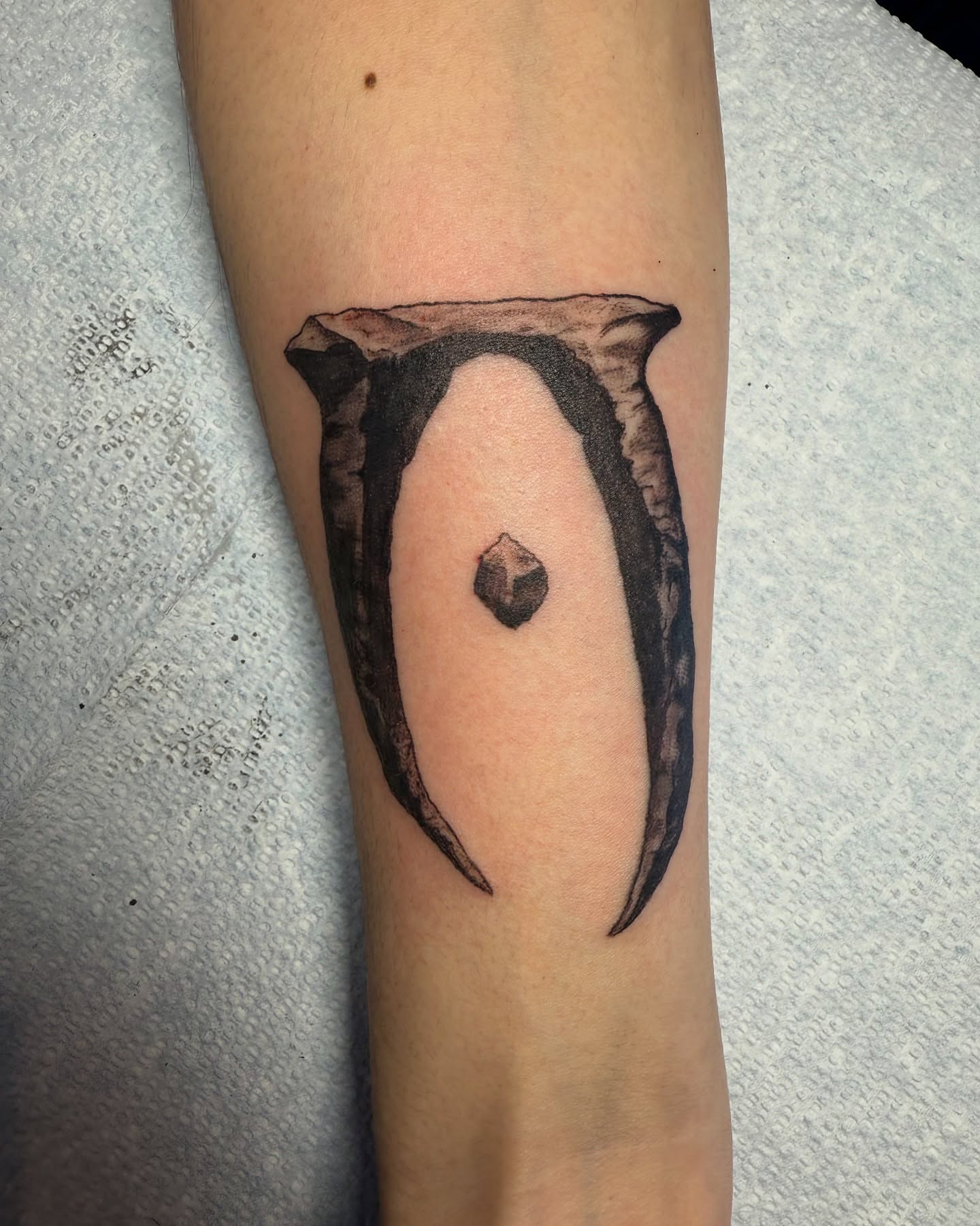 Tattoo by @kendraedgellart — black_and_grey