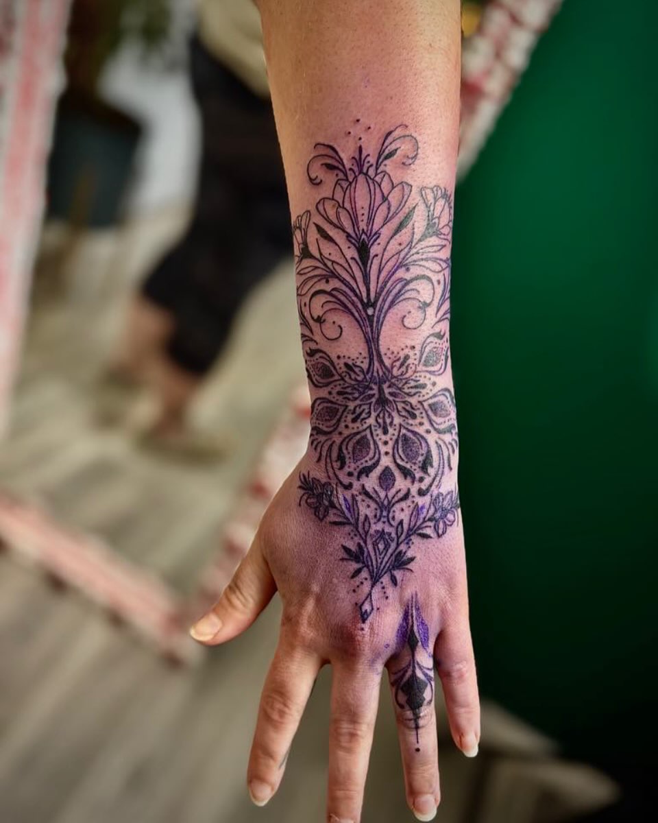 Tattoo by @regotattoos — dotwork