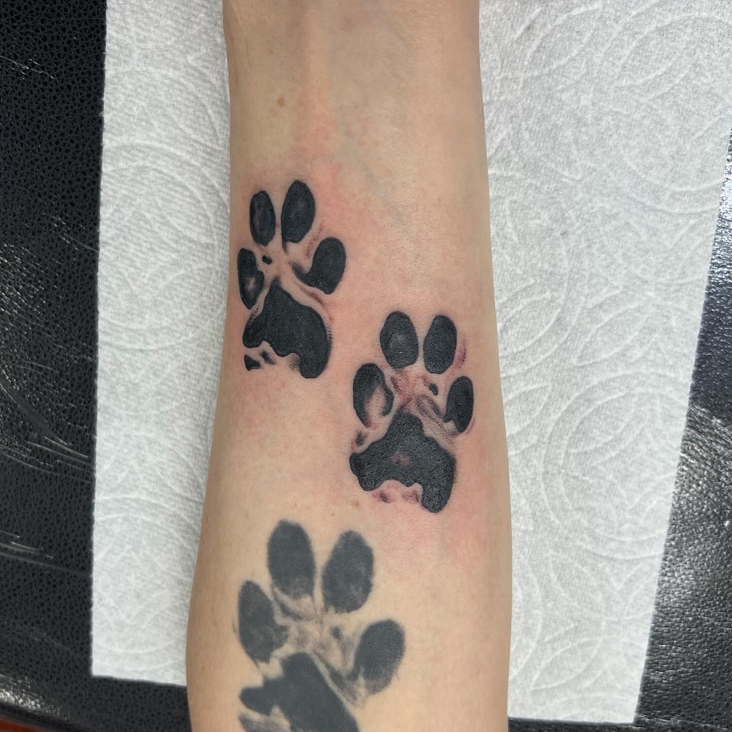 Tattoo by @allisoninkstattoo — black_and_grey
