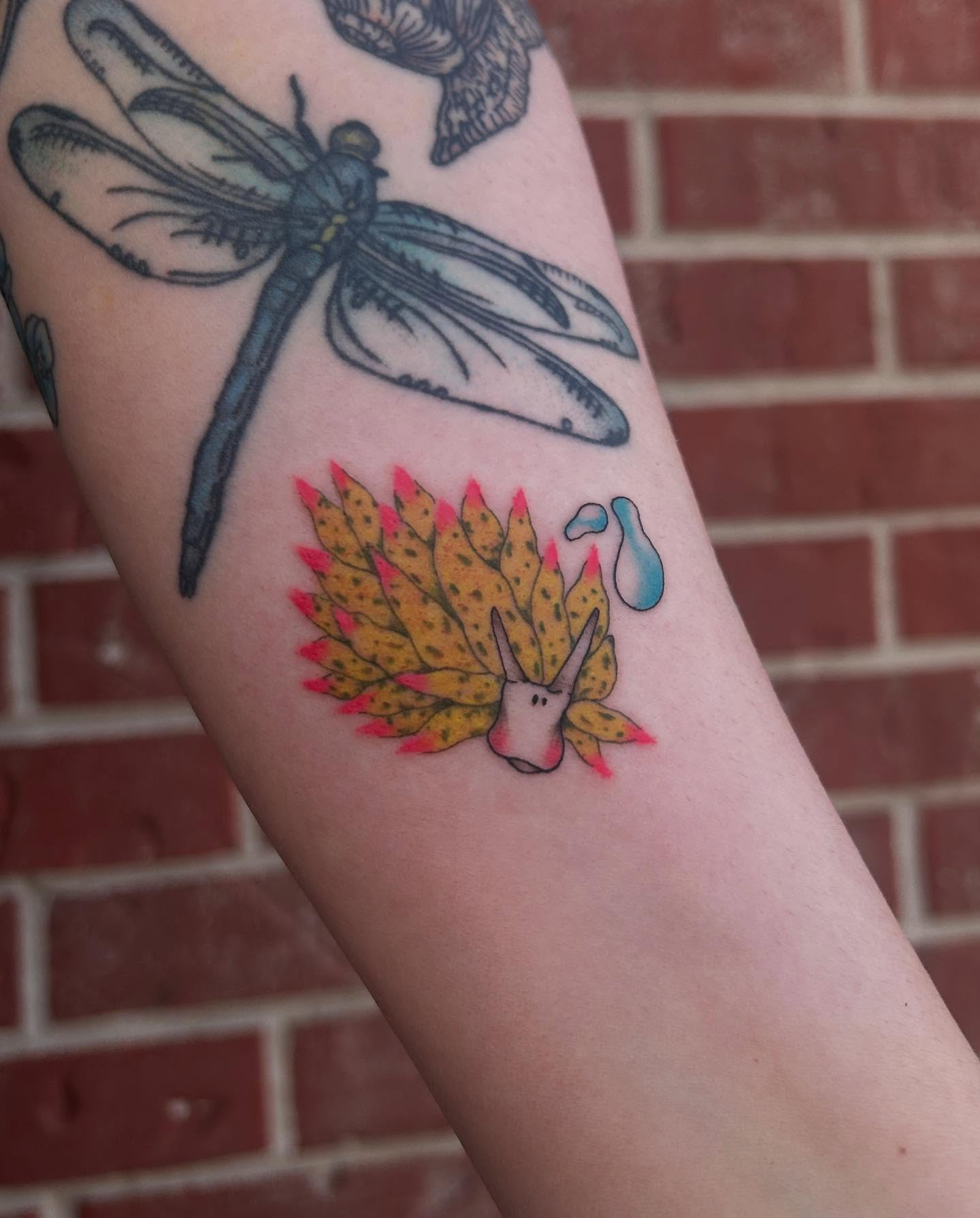 Tattoo by @ugghhhkylie β dotwork