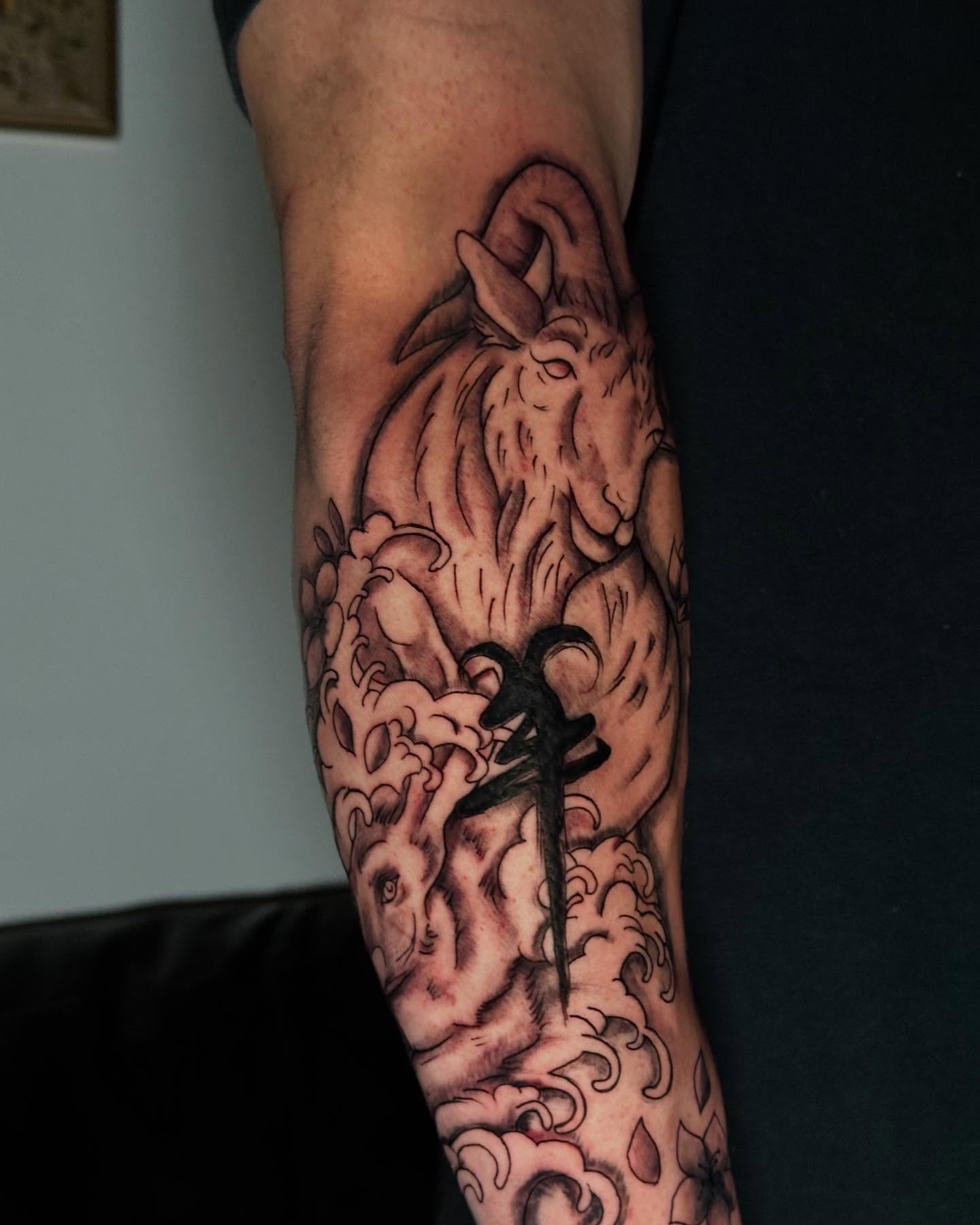 Tattoo by @vileinkzz โ black_and_grey