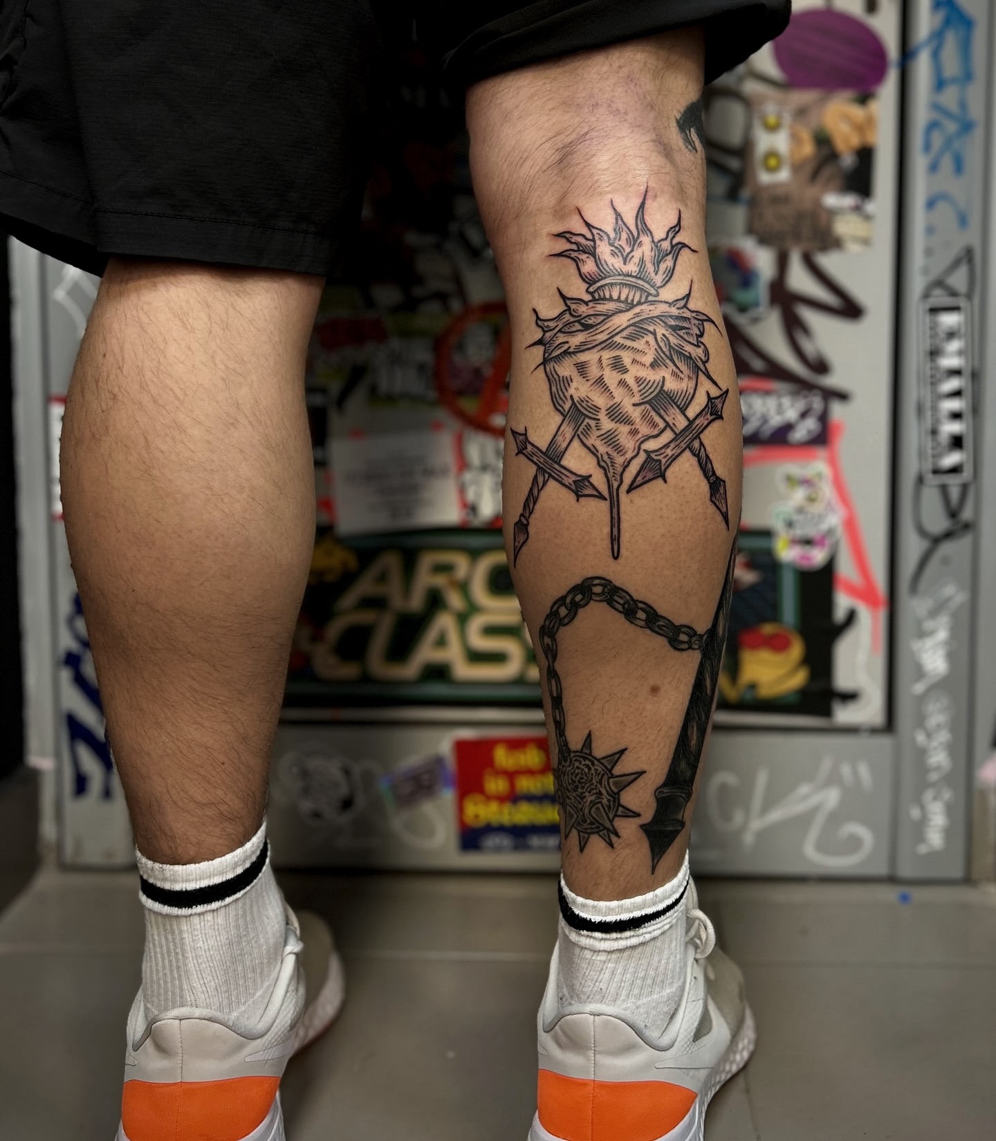 Lion and chain neo-traditional tattoo on the calf by Comastein__________✍🏼️