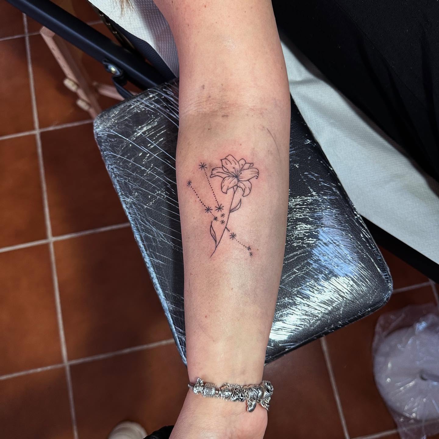 Tattoo by @_therosetattoo_ — dotwork