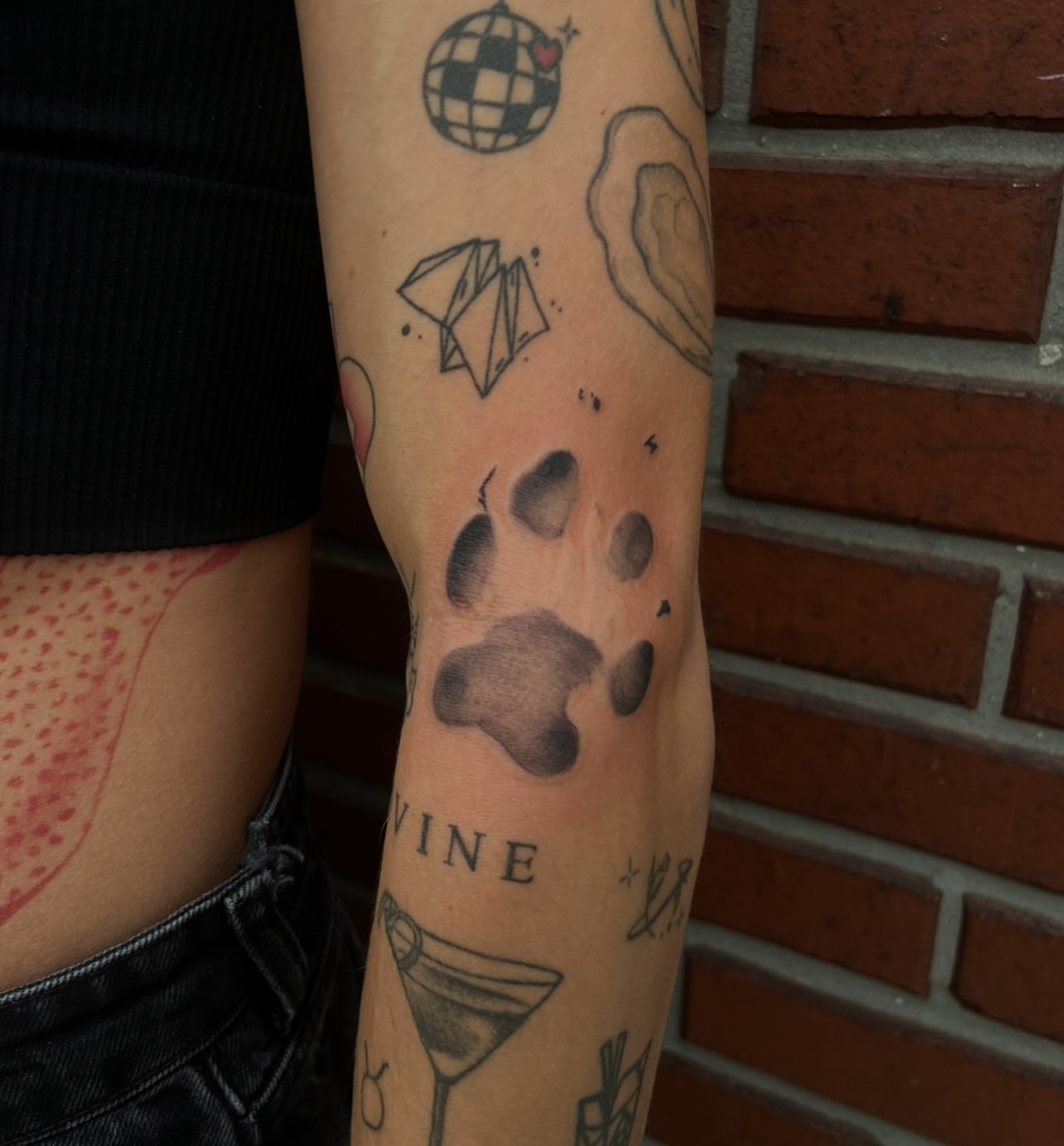 Tattoo by @ivybtatu β black_and_grey