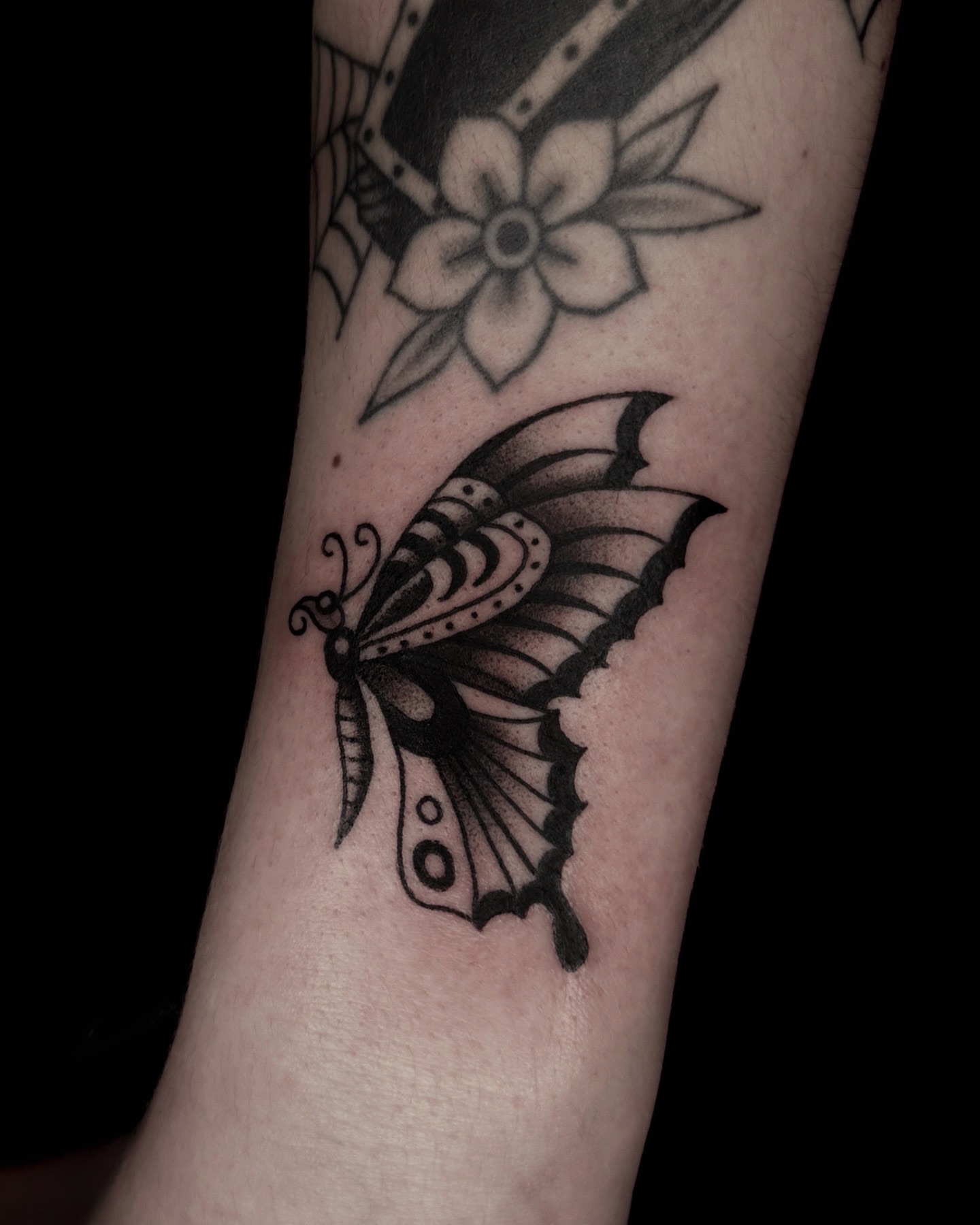 Tattoo by @countmia — black_and_grey