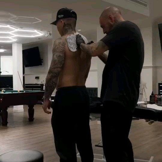 Tattoo artist American traditional tattoo on the back by mr.scriptkeeper
