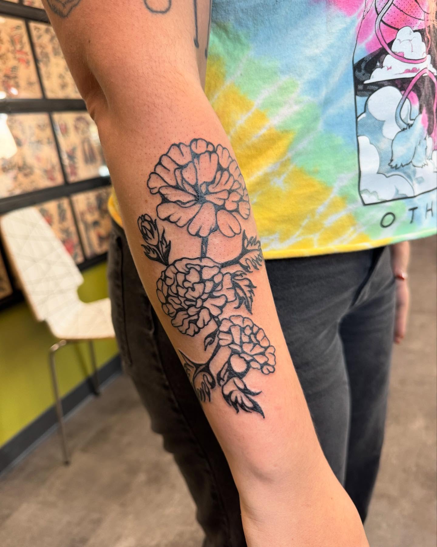 Peony flowers black and grey tattoo on the forearm by 𝗞𝗮𝘁 𝗕𝗹𝗮𝗻𝗸𝗲𝗻𝘀𝗵𝗶𝗽